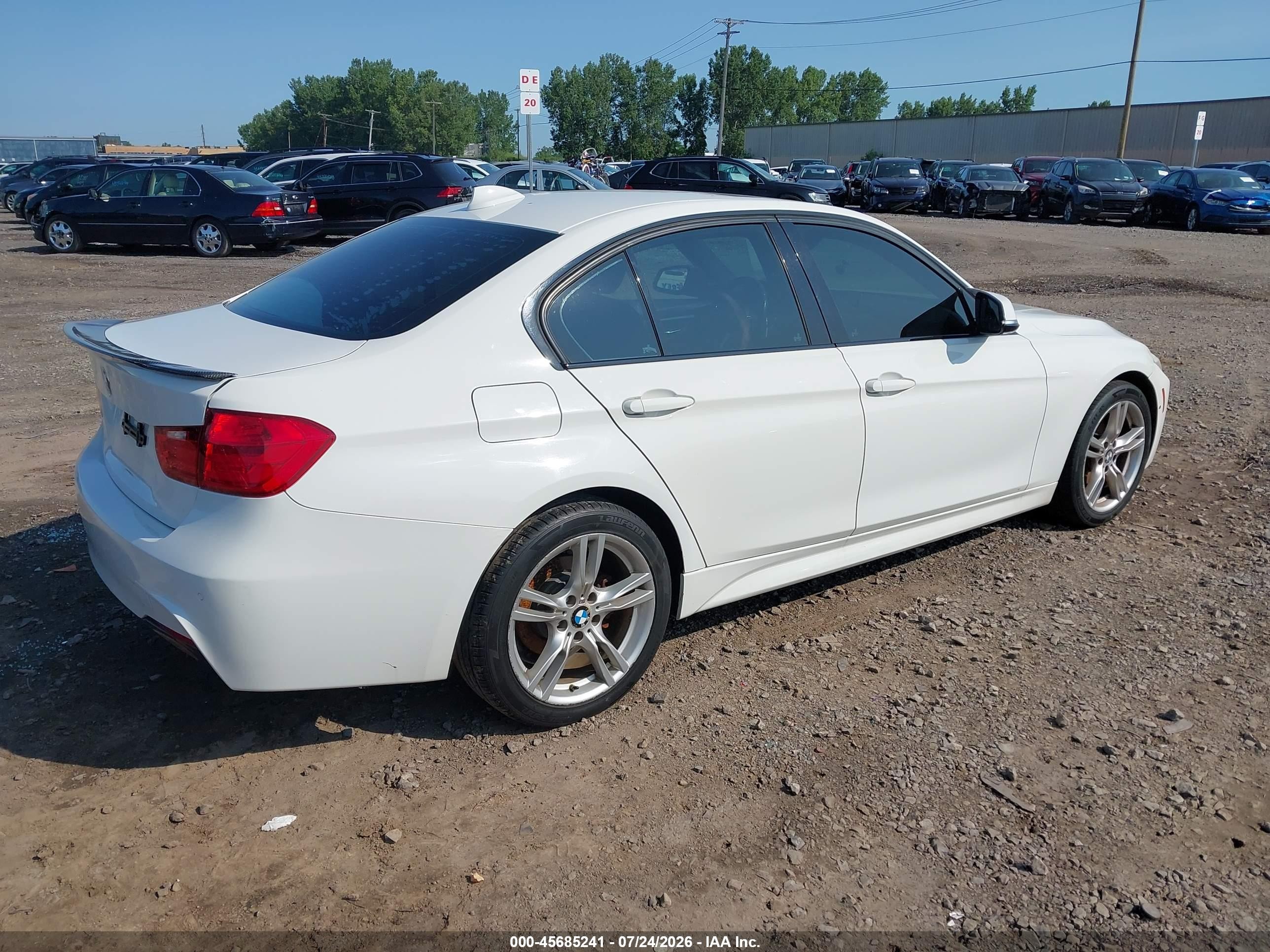2013 Bmw 328i Xdrive Белый vin: WBA3B5G54DNS02173