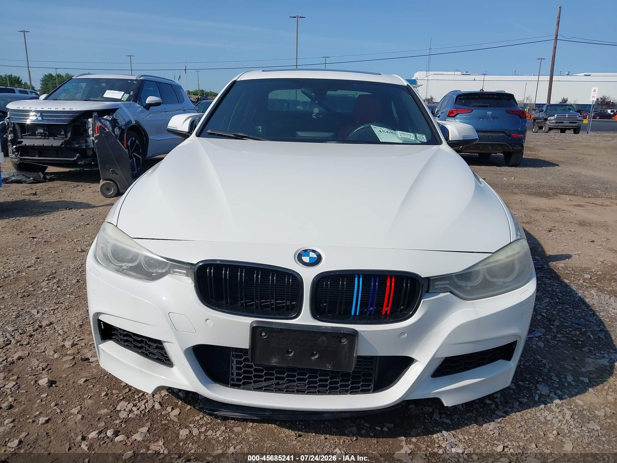2013 Bmw 328i Xdrive Белый vin: WBA3B5G54DNS02173