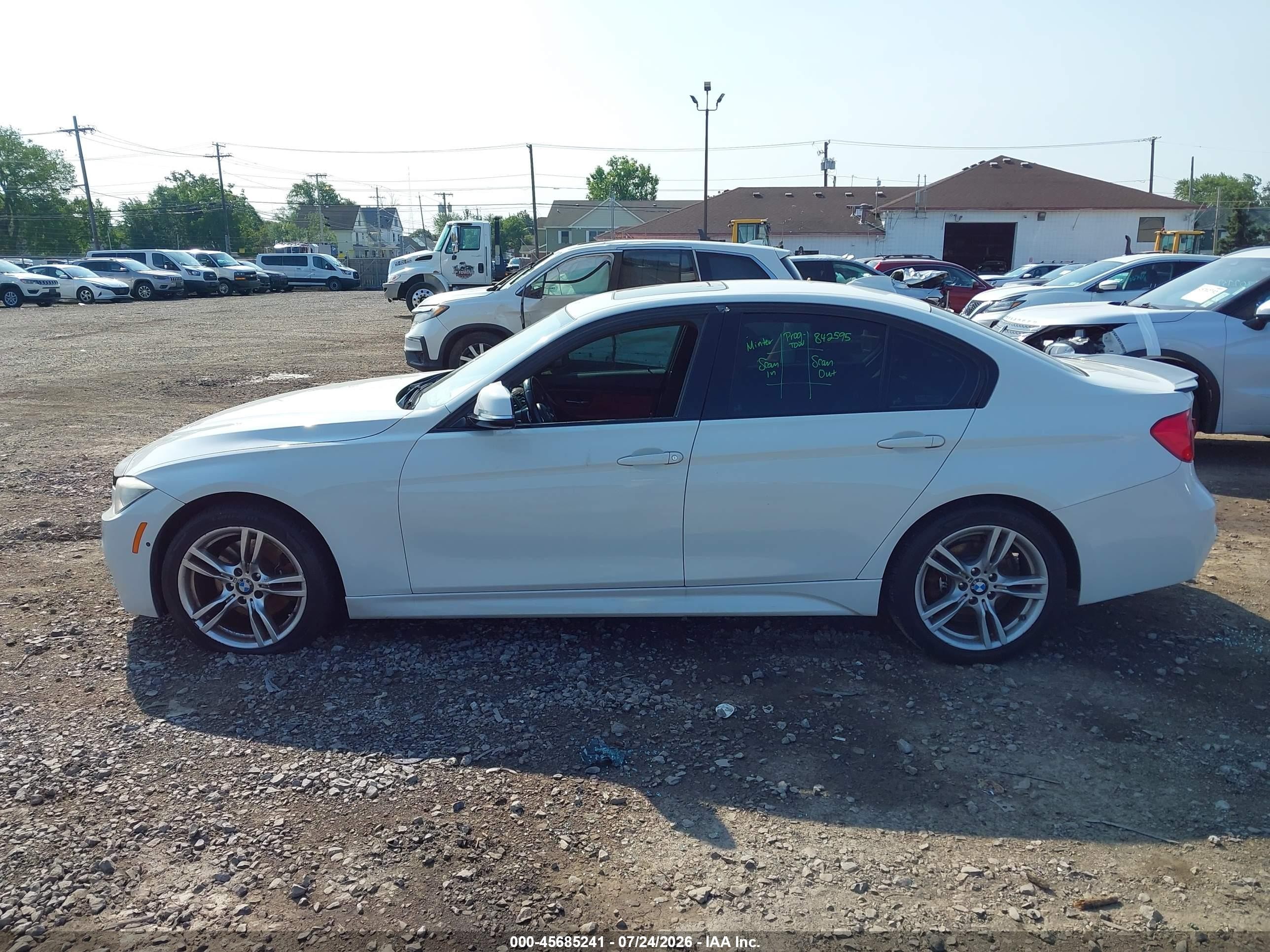 2013 Bmw 328i Xdrive Белый vin: WBA3B5G54DNS02173