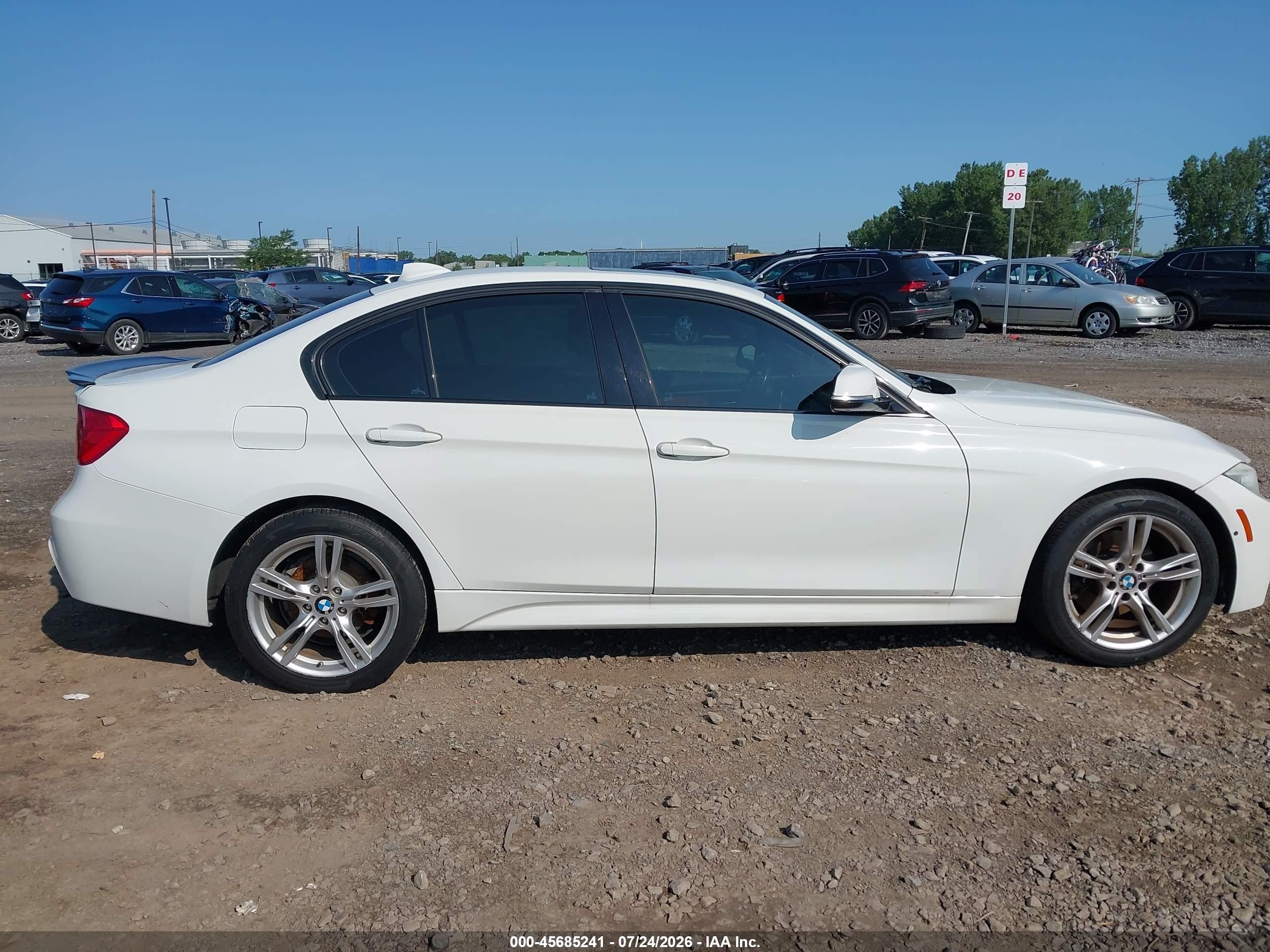 2013 Bmw 328i Xdrive Белый vin: WBA3B5G54DNS02173