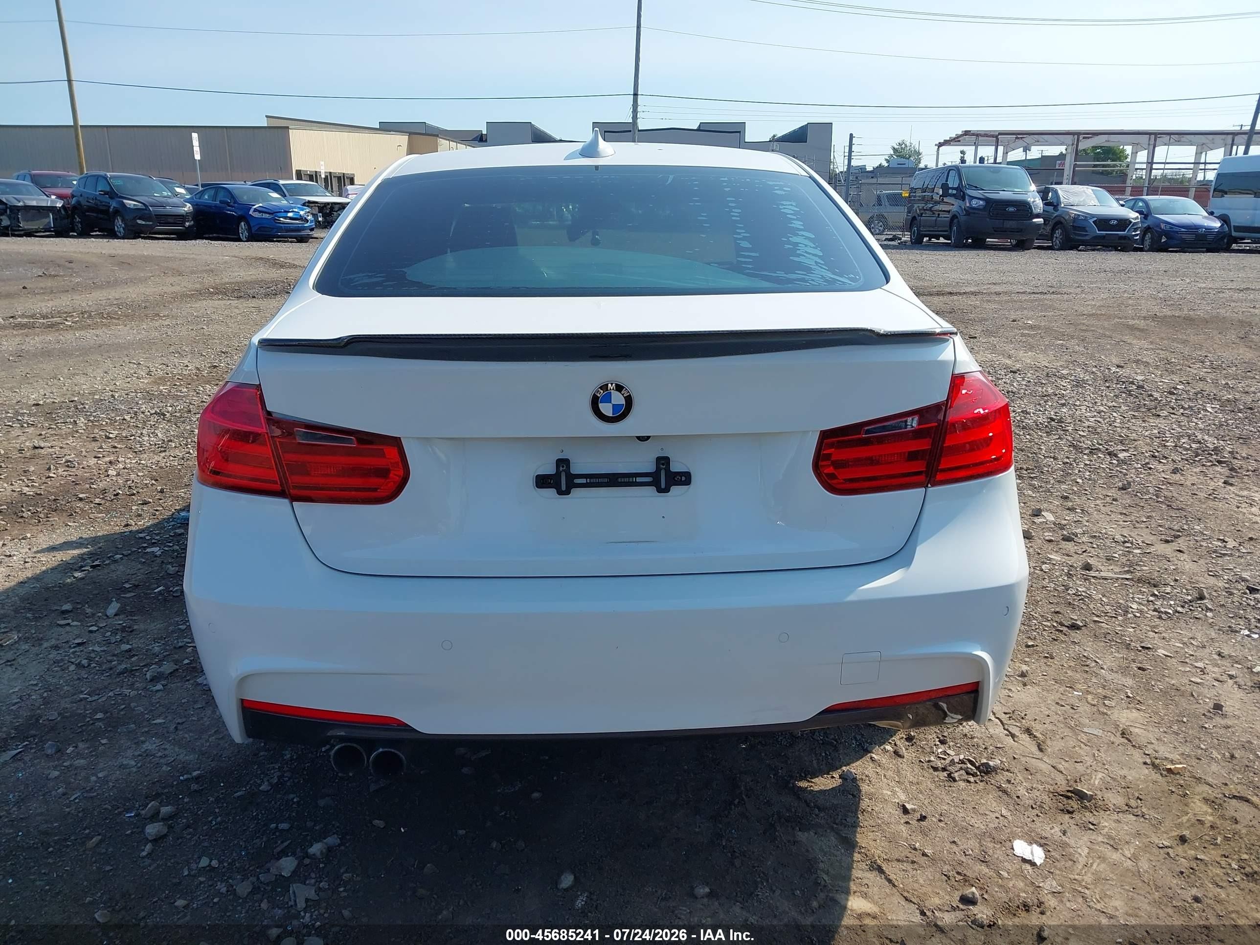 2013 Bmw 328i Xdrive Белый vin: WBA3B5G54DNS02173
