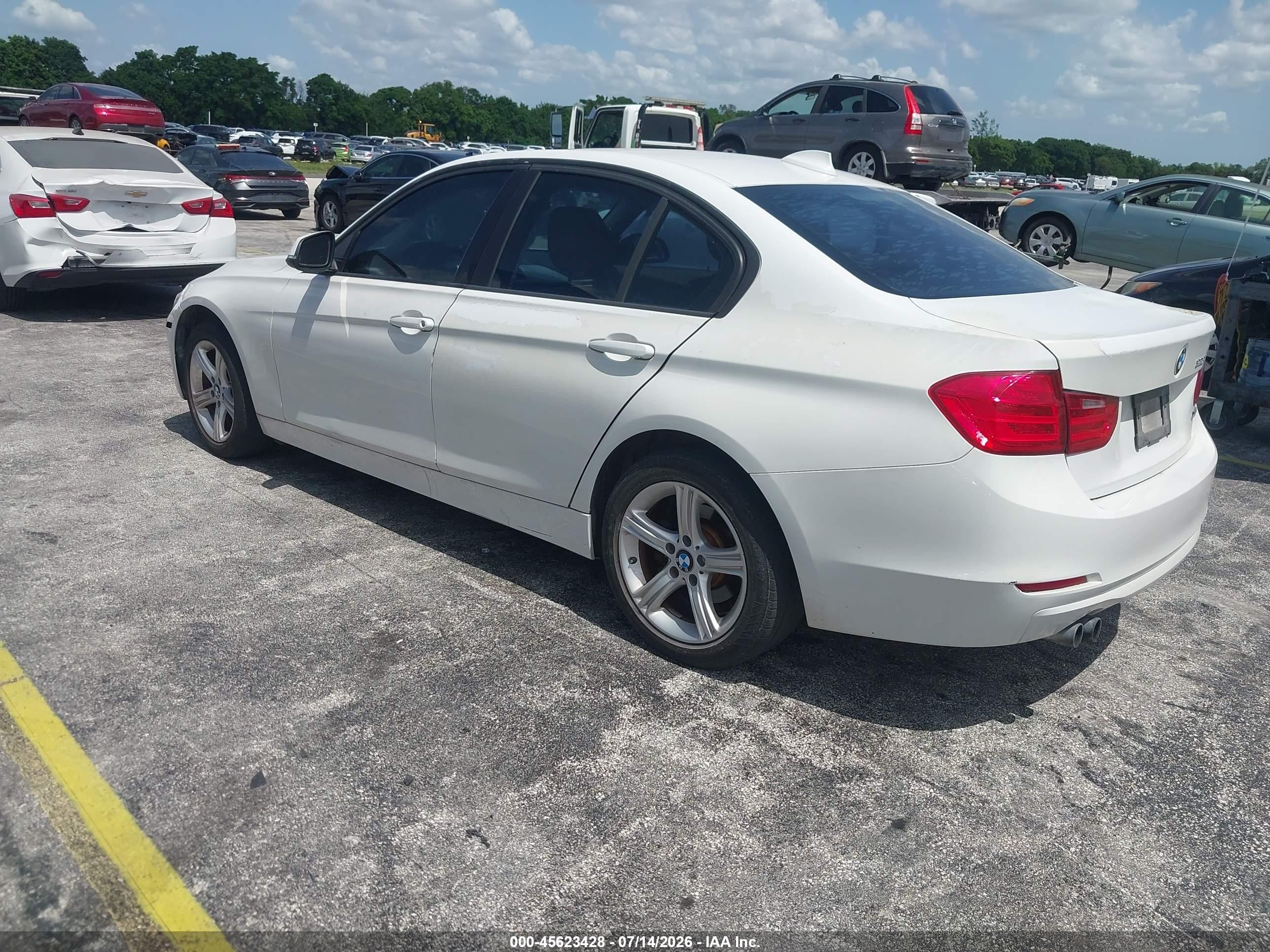 2013 Bmw 328i Xdrive Белый vin: WBA3B5G54DNS04344