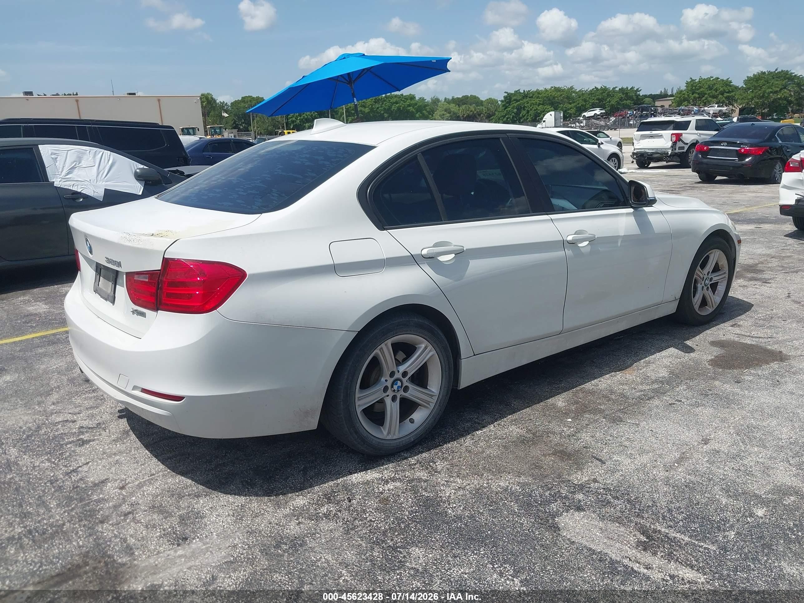 2013 Bmw 328i Xdrive Белый vin: WBA3B5G54DNS04344
