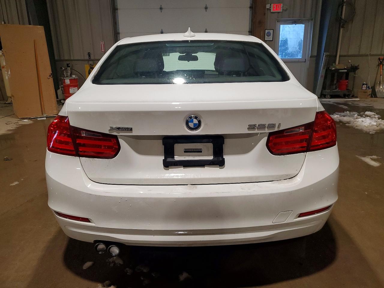 2015 Bmw 320 I Xdri White vin: WBA3B5G54FNS19221