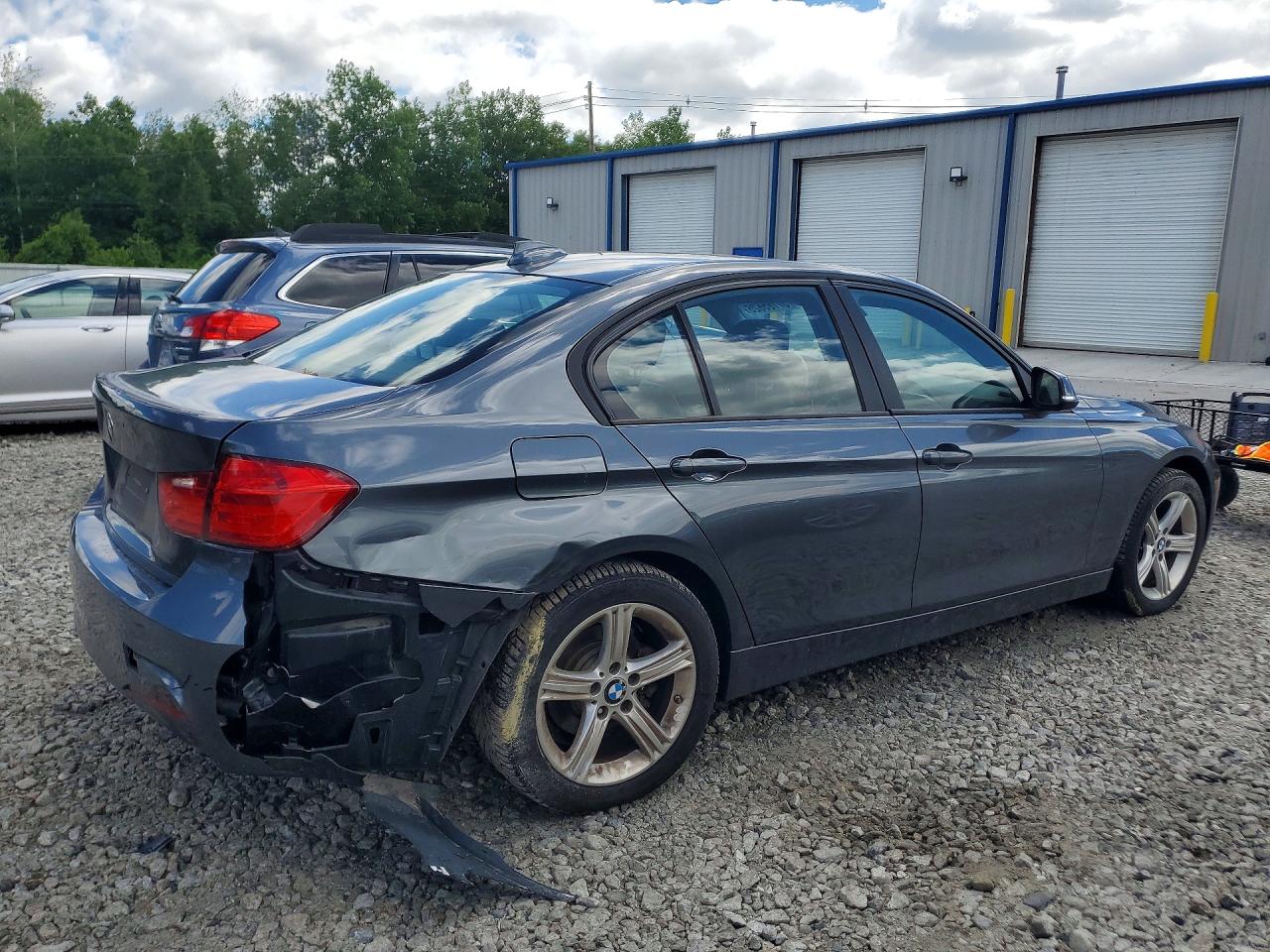 2014 Bmw 328 Xi Sulev Серый vin: WBA3B5G55ENS07934