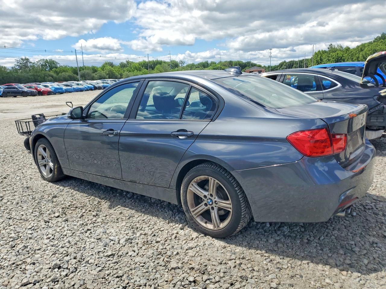 2014 Bmw 328 Xi Sulev Серый vin: WBA3B5G55ENS07934