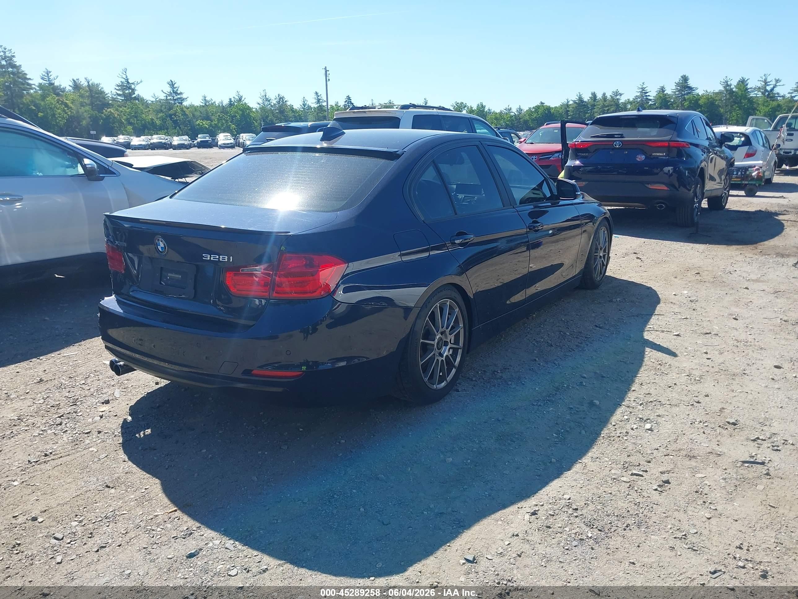 2015 Bmw 328i Xdrive Blue vin: WBA3B5G55FNS17722