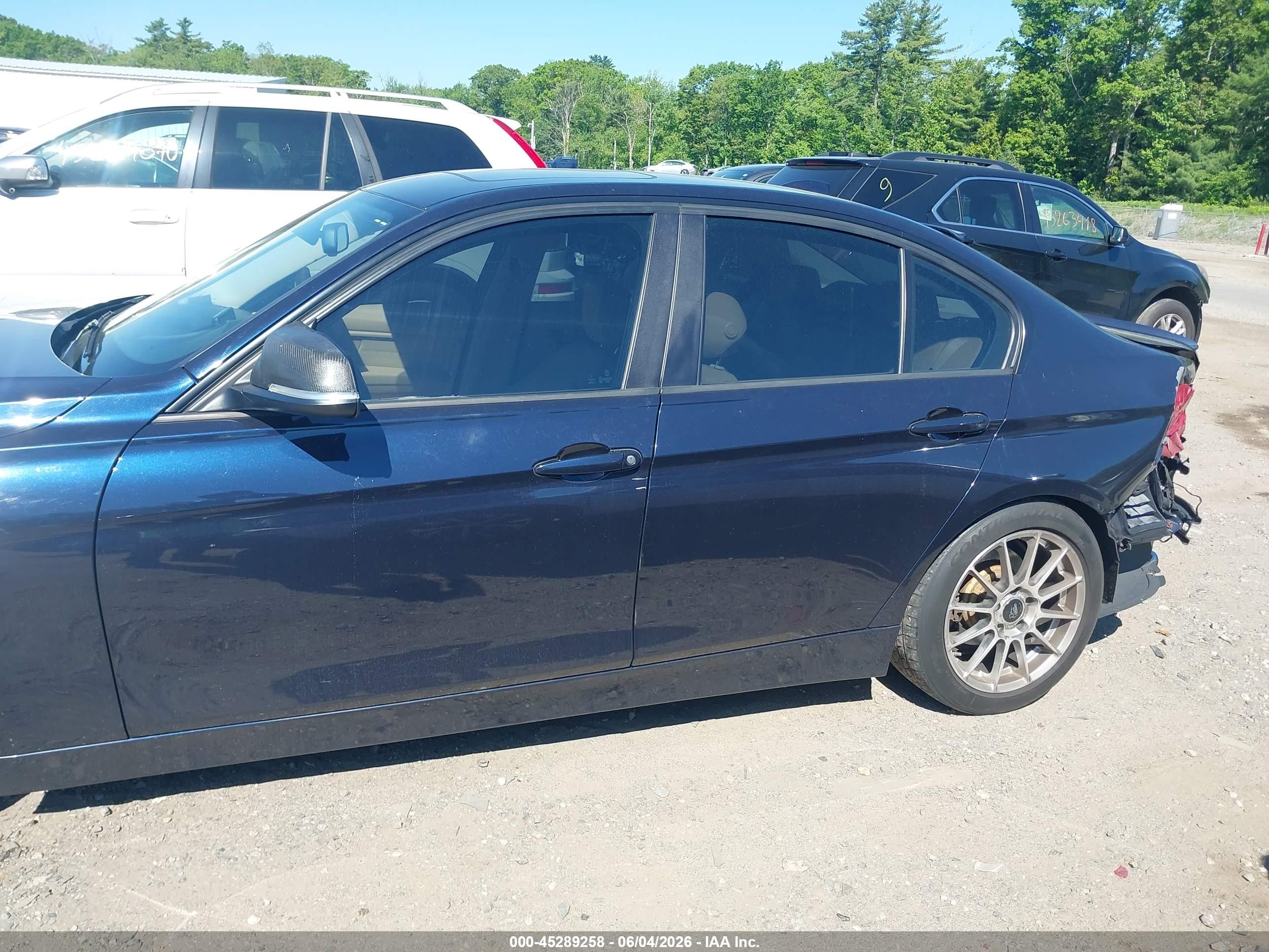 2015 Bmw 328i Xdrive Blue vin: WBA3B5G55FNS17722