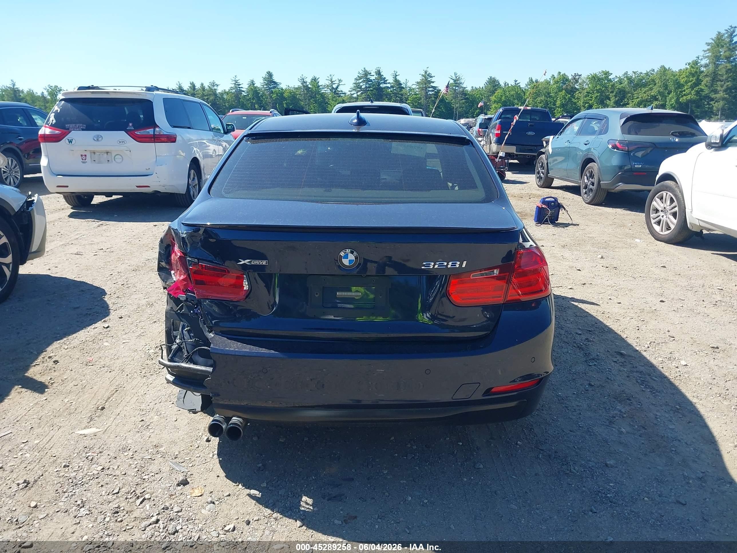 2015 Bmw 328i Xdrive Blue vin: WBA3B5G55FNS17722