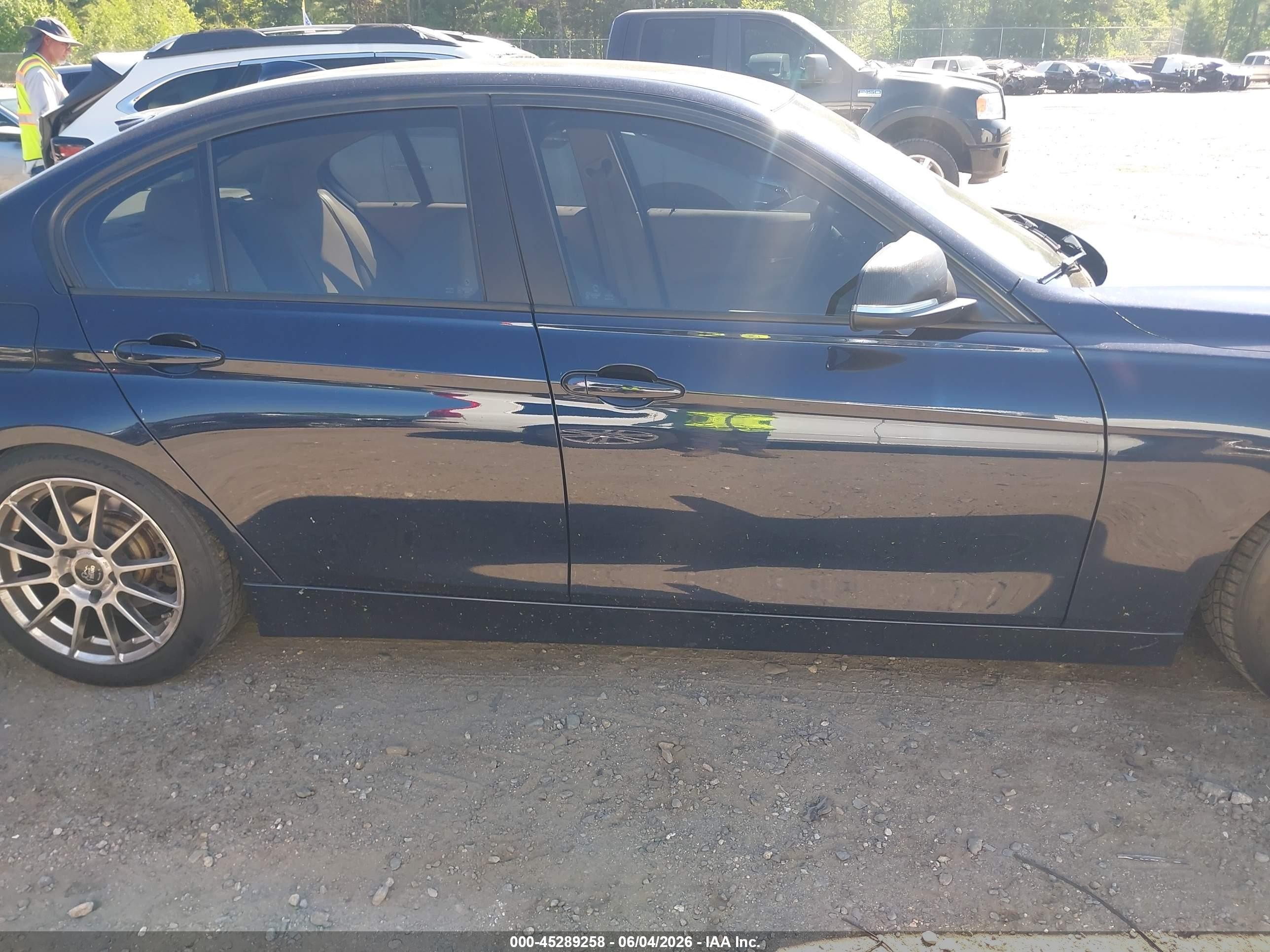 2015 Bmw 328i Xdrive Blue vin: WBA3B5G55FNS17722