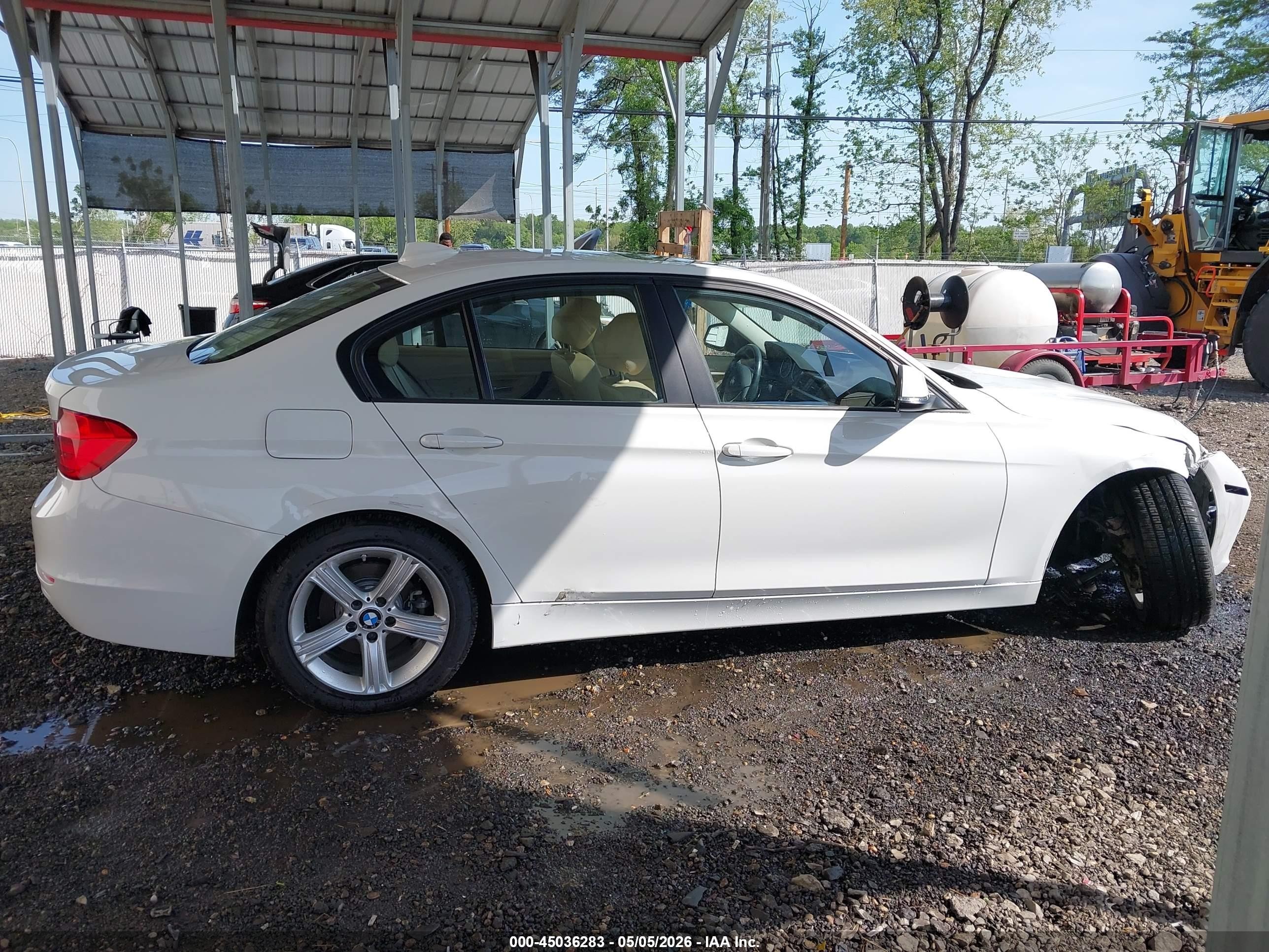 2015 Bmw 328i Xdrive White vin: WBA3B5G56FNS14232