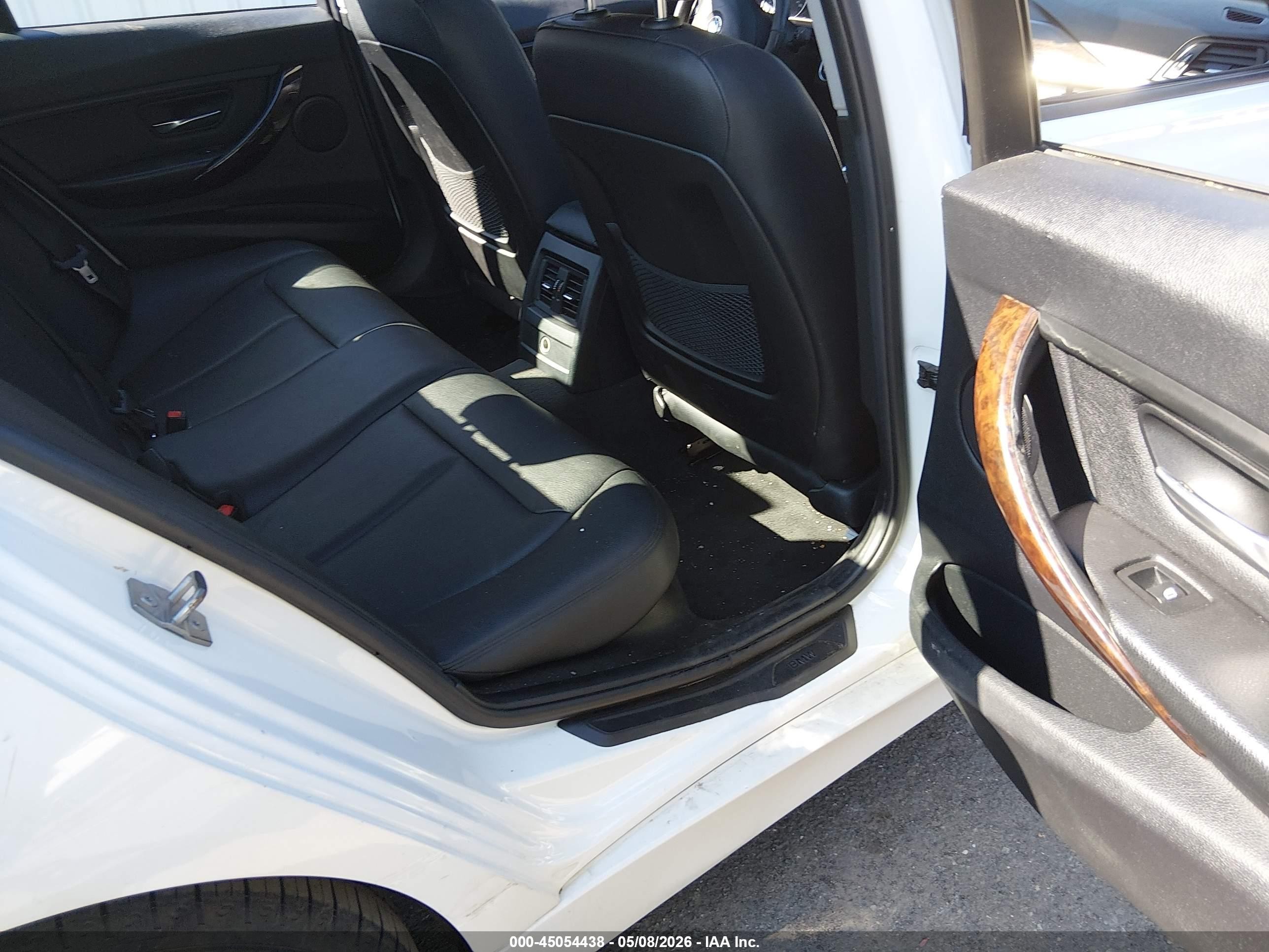 2015 Bmw 328i Xdrive White vin: WBA3B5G56FNS15588