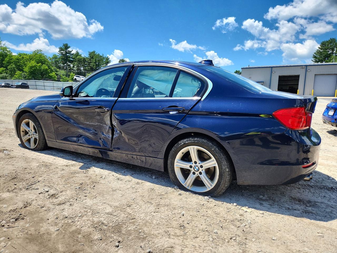 2015 Bmw 328 Xi Sulev Blue vin: WBA3B5G56FNS16062