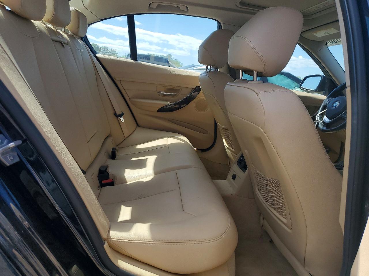 2015 Bmw 328 Xi Sulev Blue vin: WBA3B5G56FNS18619