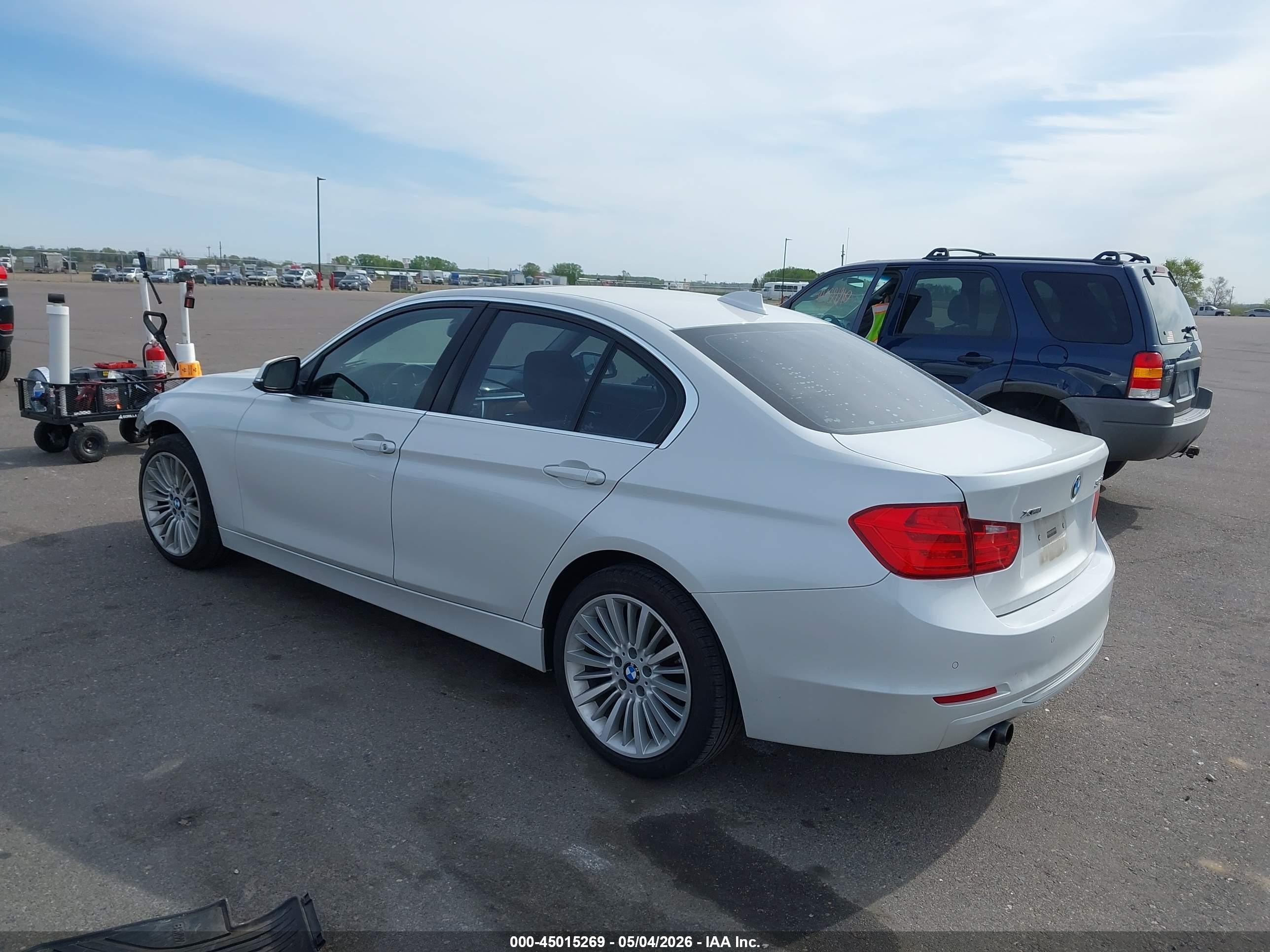 2015 Bmw 328i Xdrive White vin: WBA3B5G58FNS12854