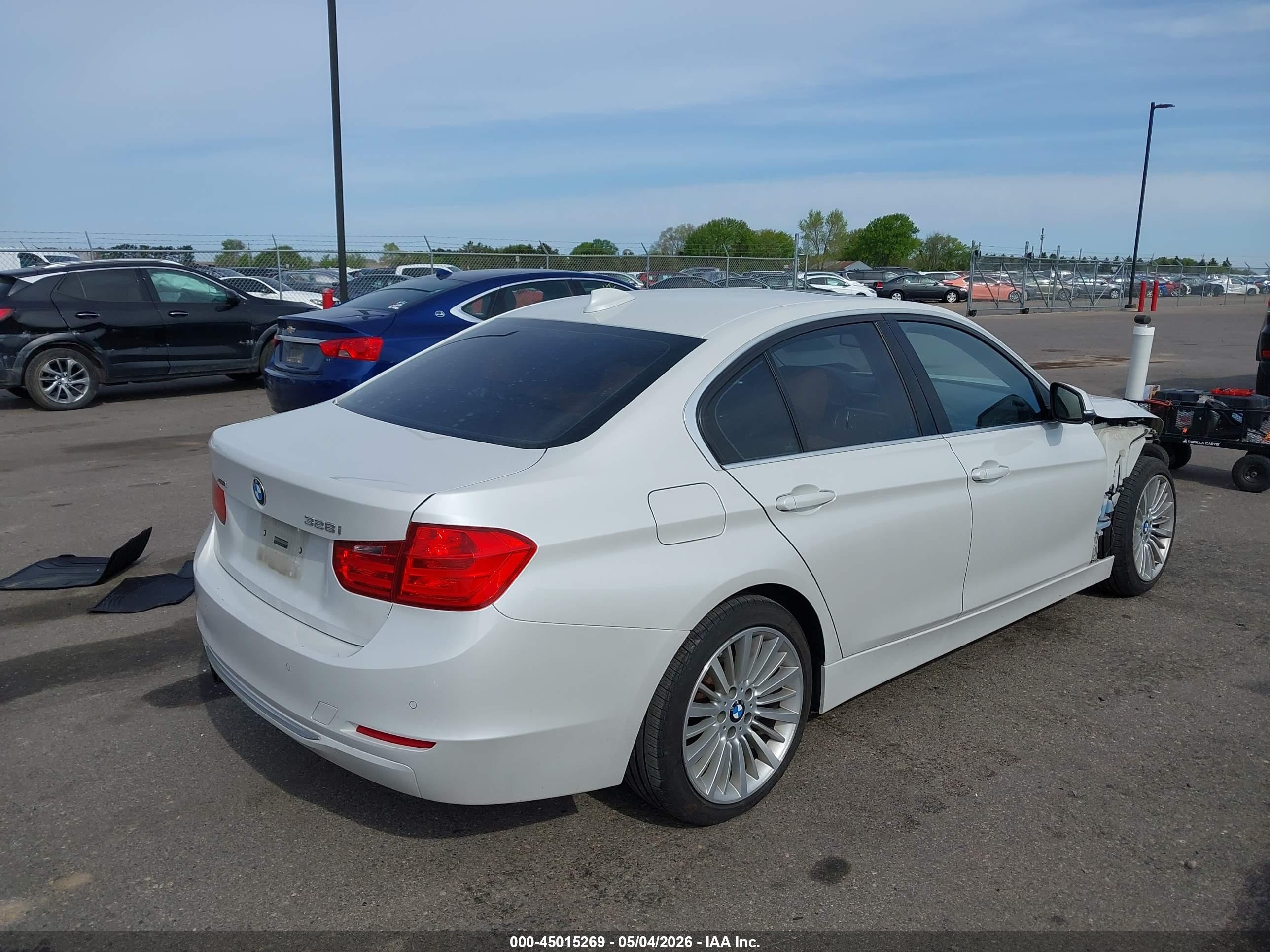 2015 Bmw 328i Xdrive White vin: WBA3B5G58FNS12854