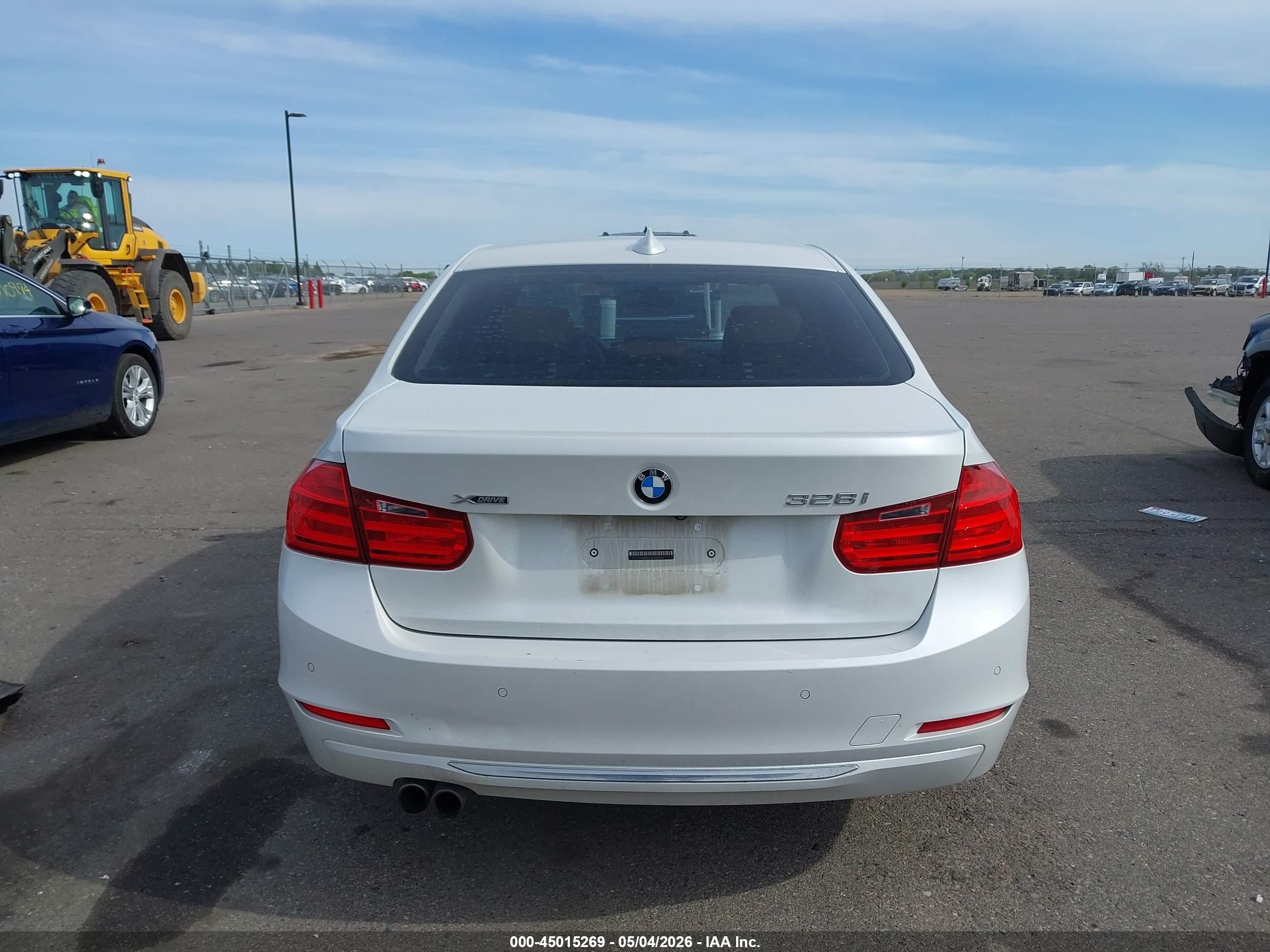 2015 Bmw 328i Xdrive White vin: WBA3B5G58FNS12854