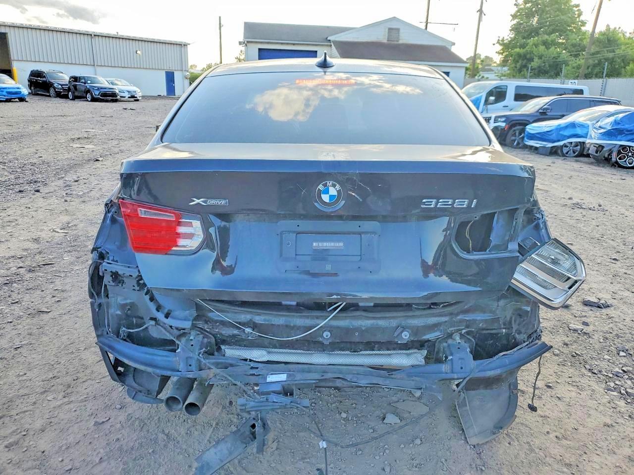 2013 Bmw 328 Xi Sulev Black vin: WBA3B5G5XDNS02873