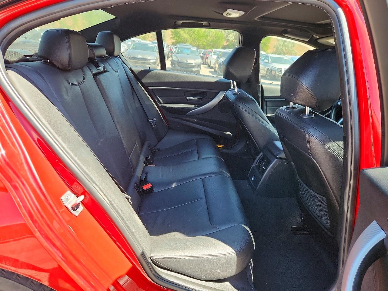2013 Bmw 335 Xi Red vin: WBA3B9C53DF585398