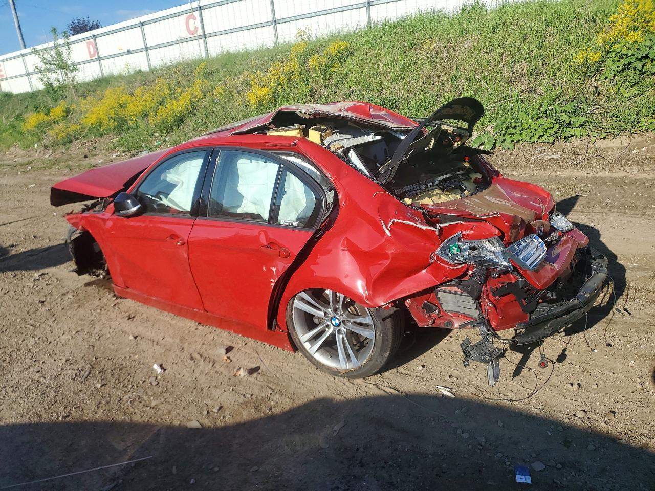 2013 Bmw 335 Xi Red vin: WBA3B9C58DF586093