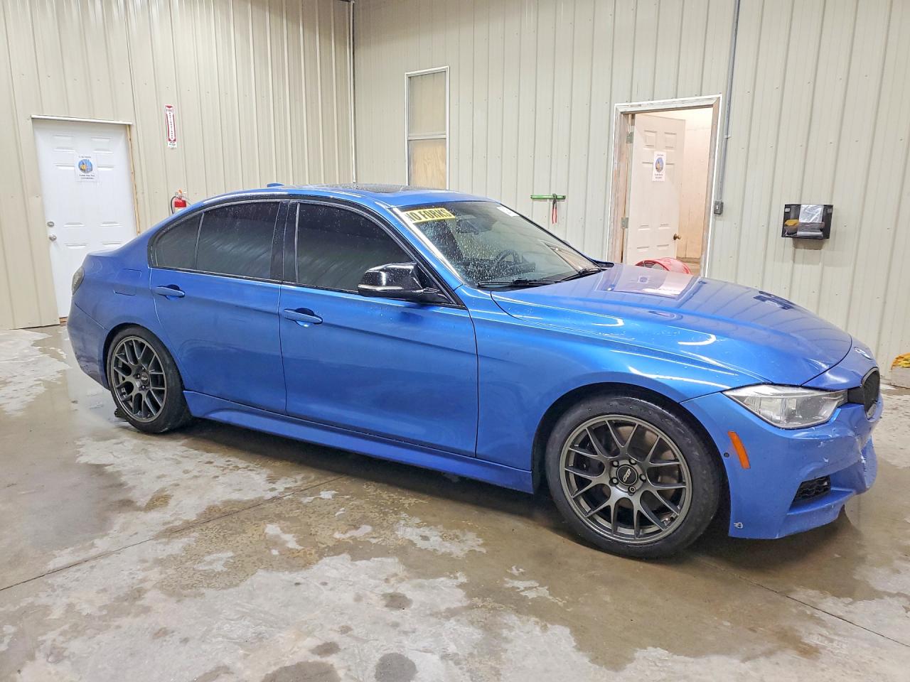 2013 Bmw 335 Xi Blue vin: WBA3B9C59DF585664