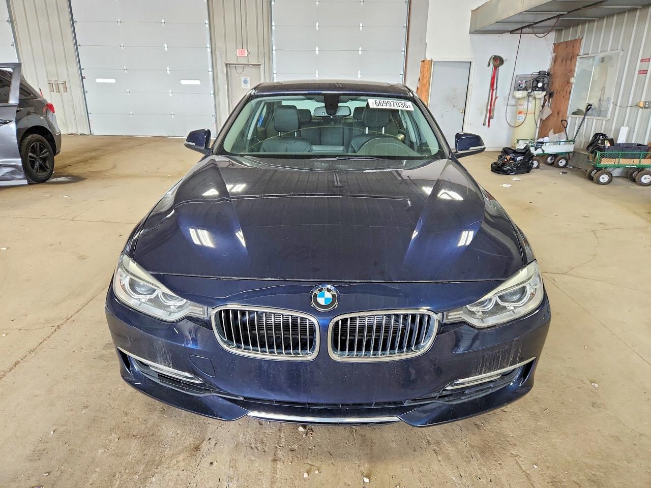 2015 Bmw 335 Xi Синий vin: WBA3B9G51FNR99184