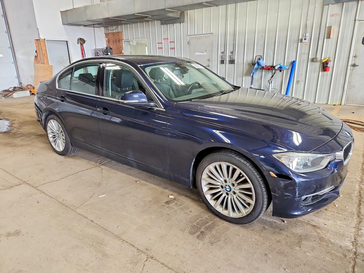 2015 Bmw 335 Xi Синий vin: WBA3B9G51FNR99184