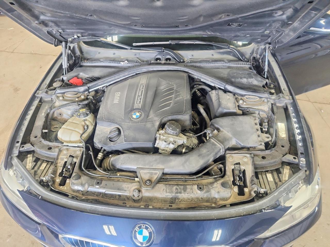 2015 Bmw 335 Xi Синий vin: WBA3B9G51FNR99184