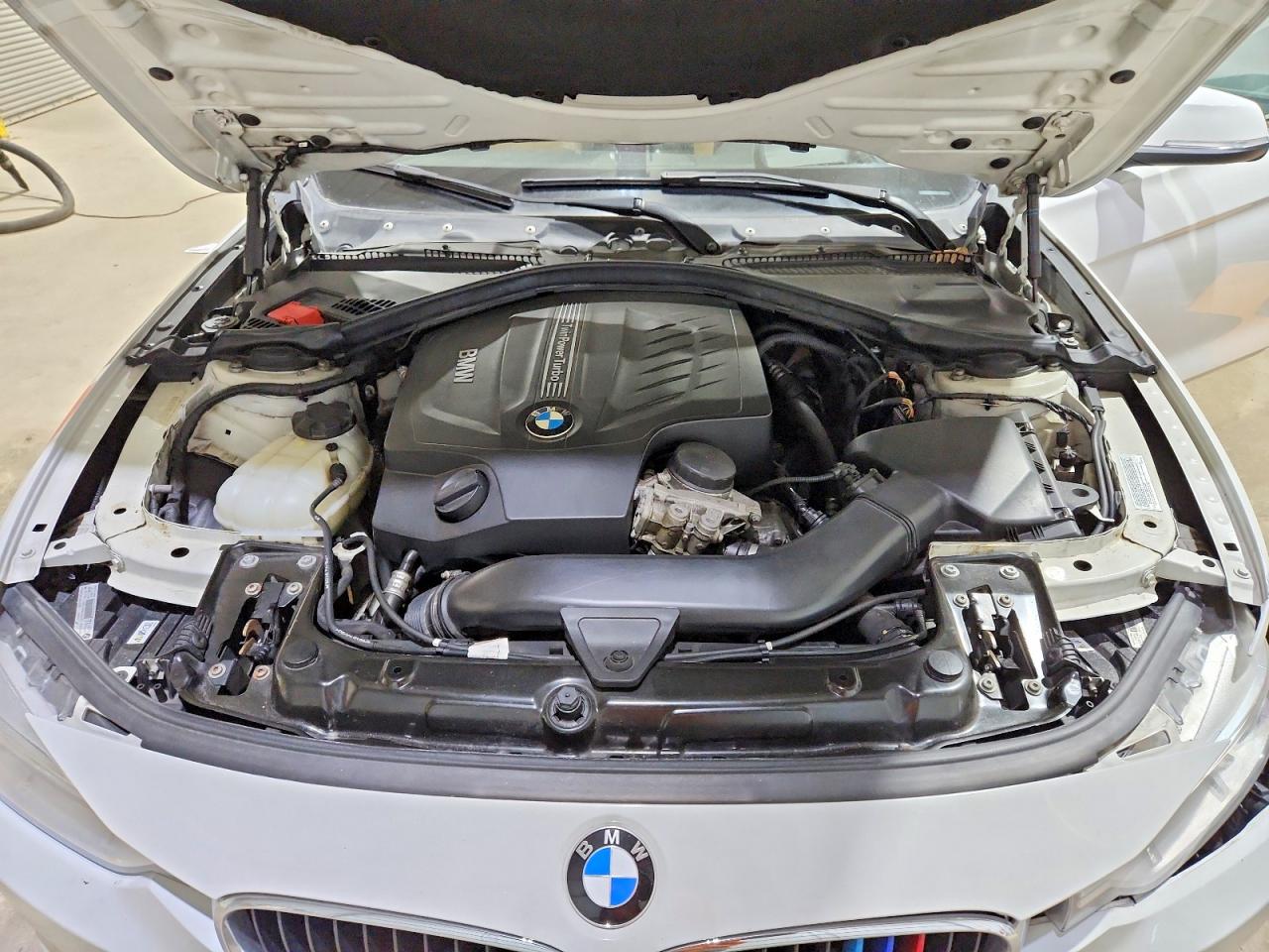 2014 Bmw 335 Xi White vin: WBA3B9G53ENR90291