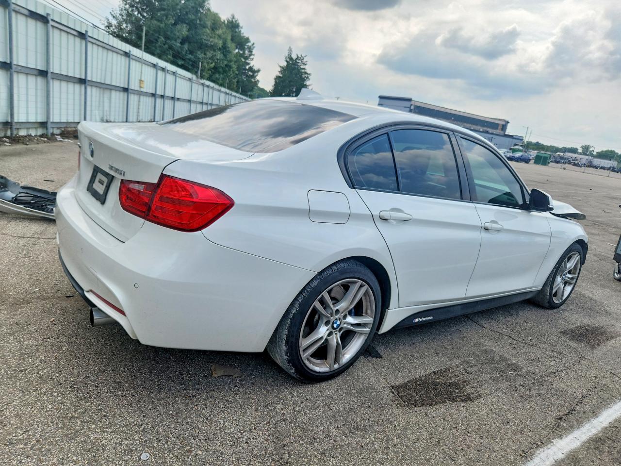 2014 Bmw 335 Xi White vin: WBA3B9G53ENR92638