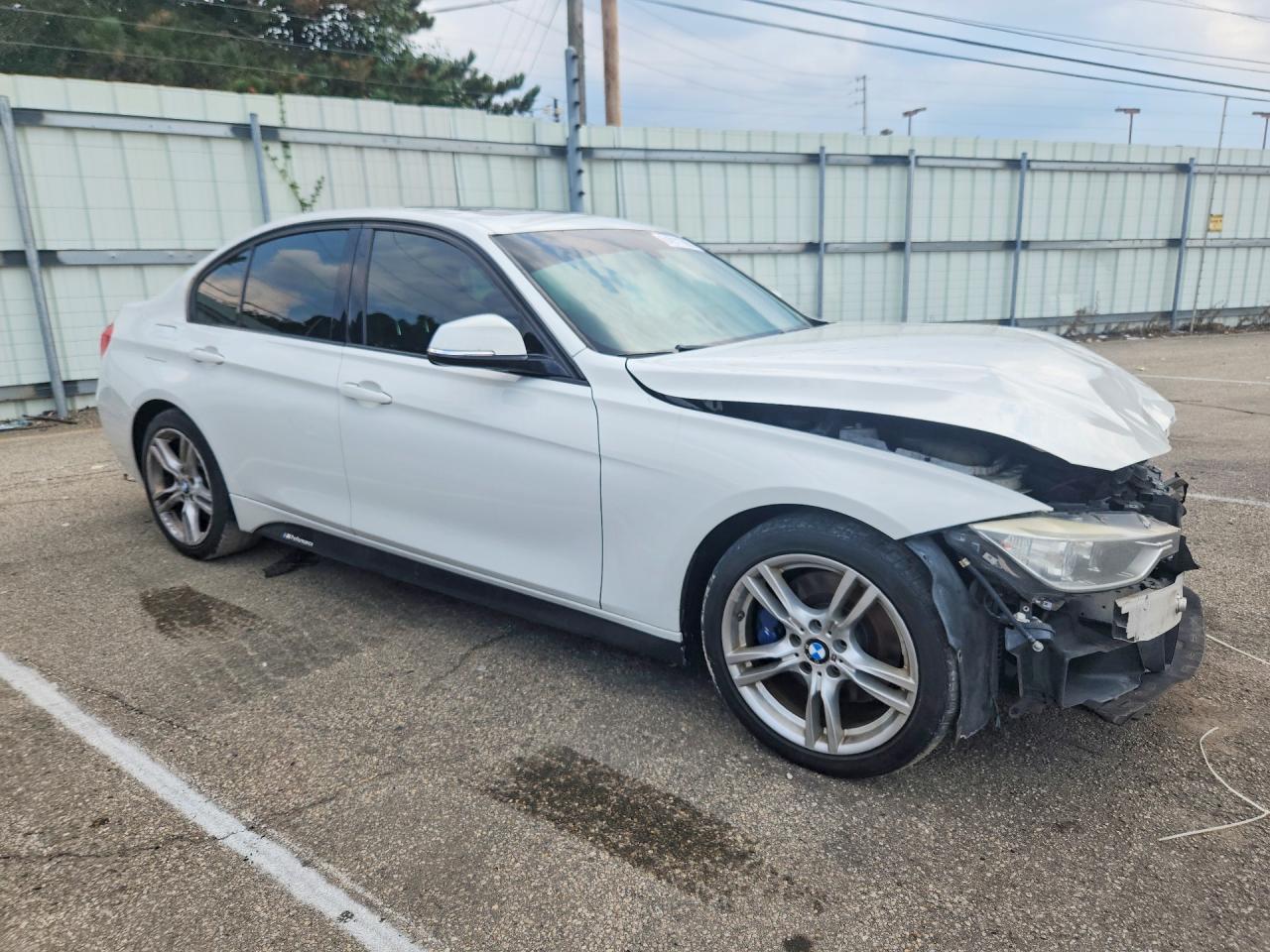 2014 Bmw 335 Xi White vin: WBA3B9G53ENR92638