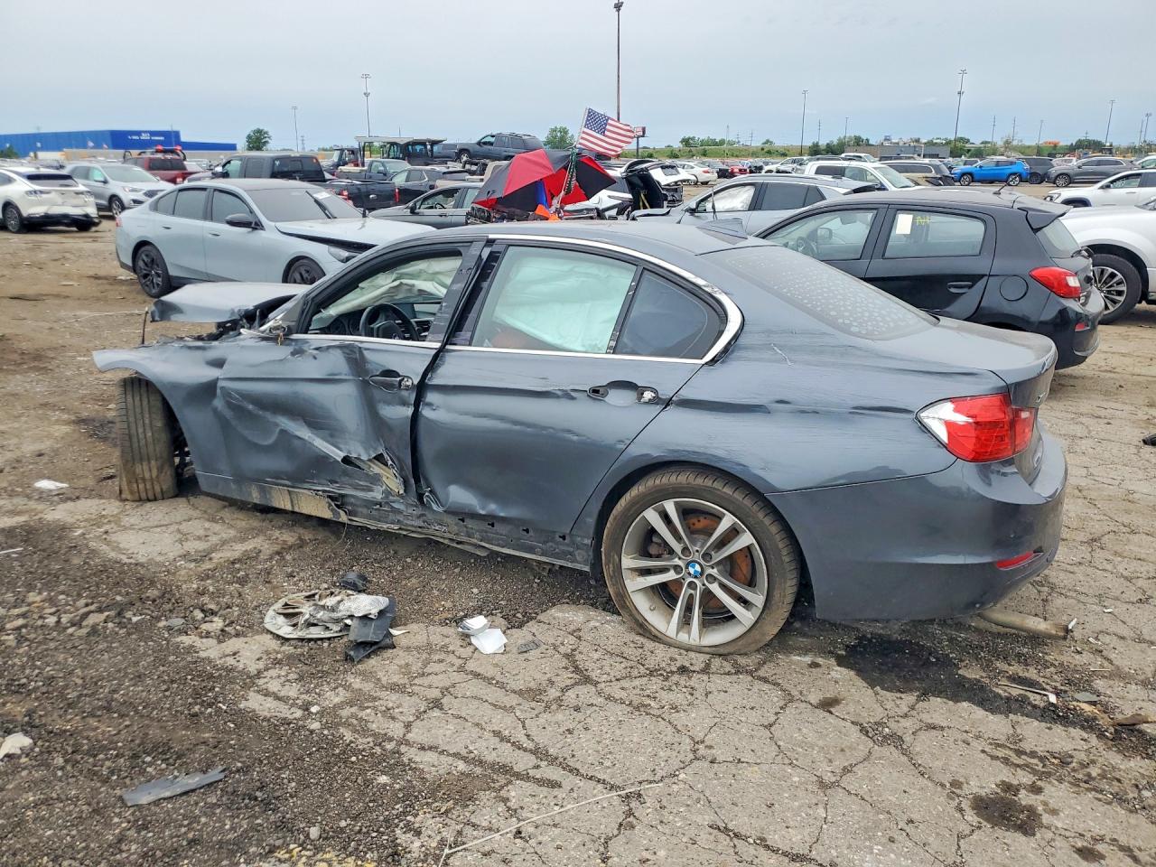 2015 Bmw 335 Xi Серый vin: WBA3B9G53FNR93435