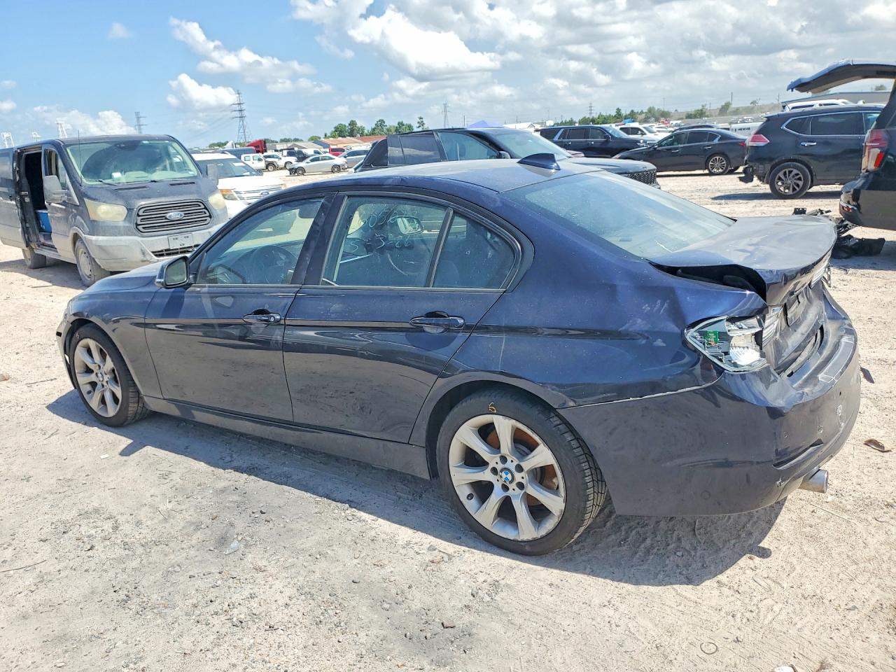 2014 Bmw 335 Xi Синий vin: WBA3B9G55ENR92107