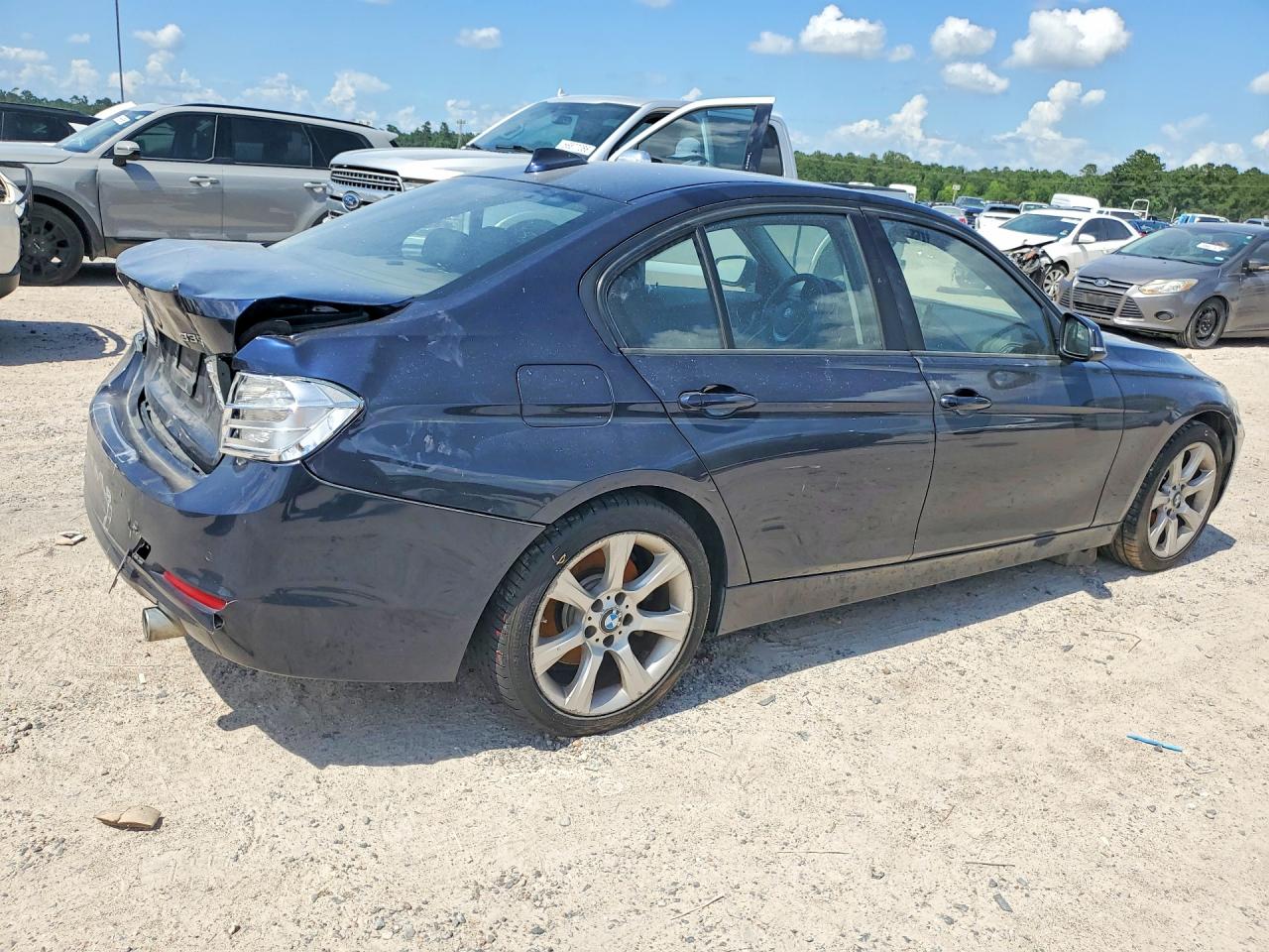 2014 Bmw 335 Xi Синий vin: WBA3B9G55ENR92107