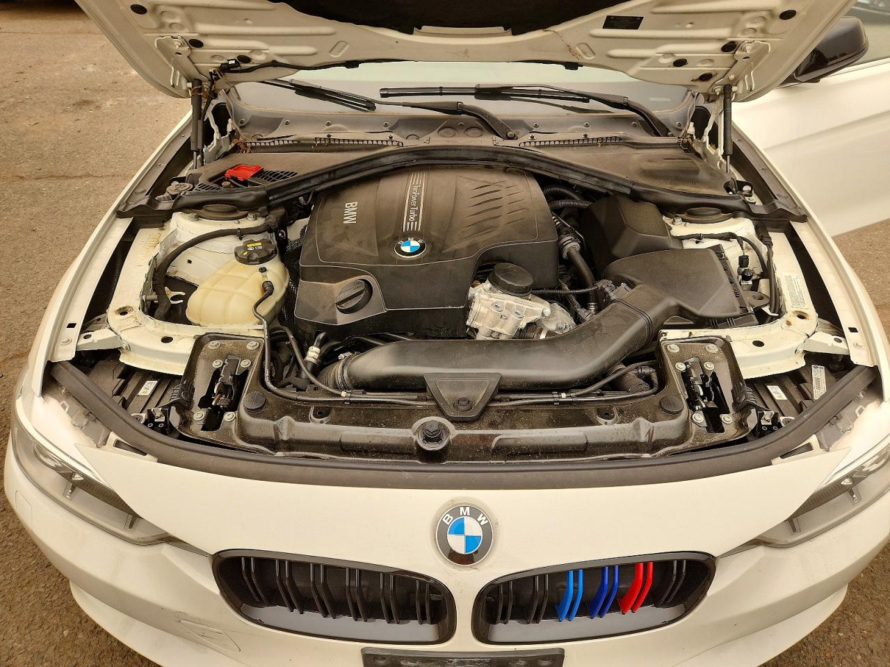 2015 Bmw 335 Xi White vin: WBA3B9G55FNR93954