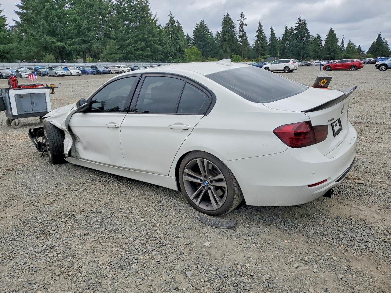 2014 Bmw 335 Xi White vin: WBA3B9G56ENR90513