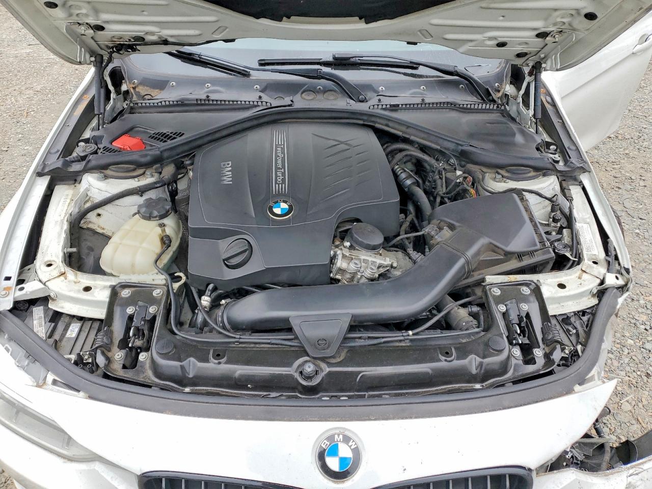 2014 Bmw 335 Xi White vin: WBA3B9G56ENR90513