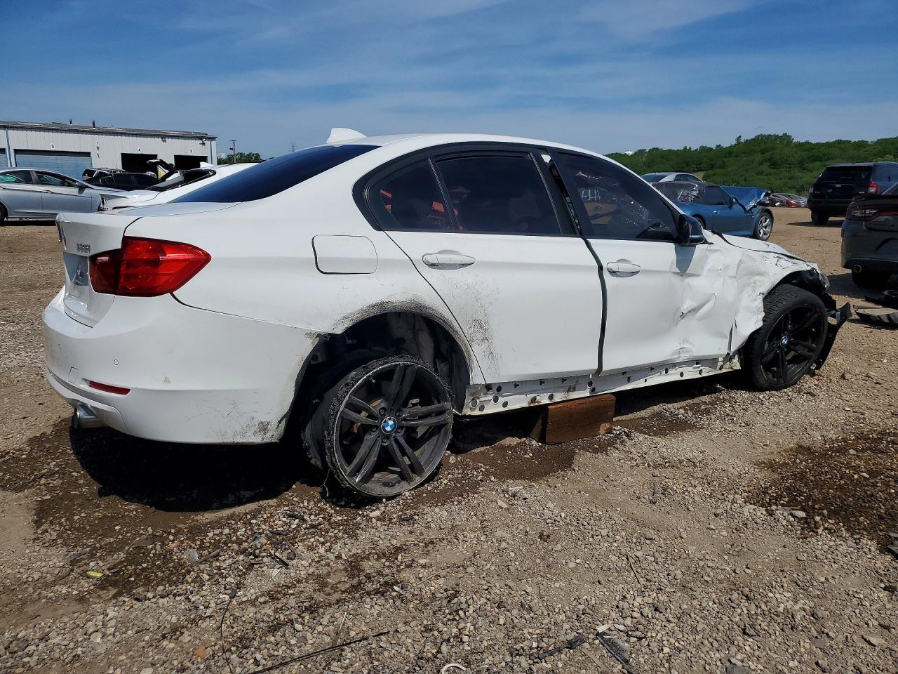 2014 Bmw 335 Xi Белый vin: WBA3B9G57ENR92691