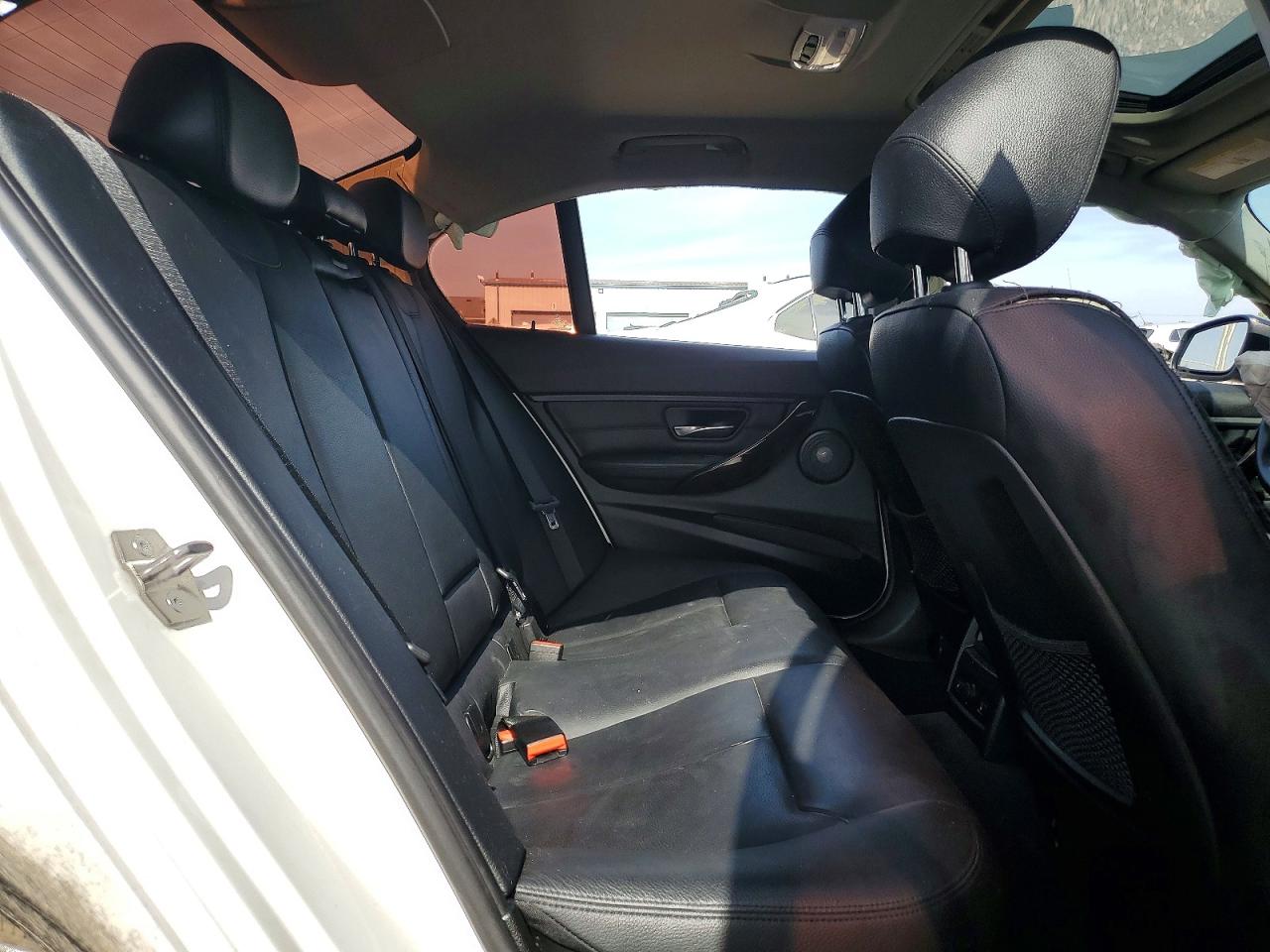 2014 Bmw 335 Xi Белый vin: WBA3B9G57ENR92691