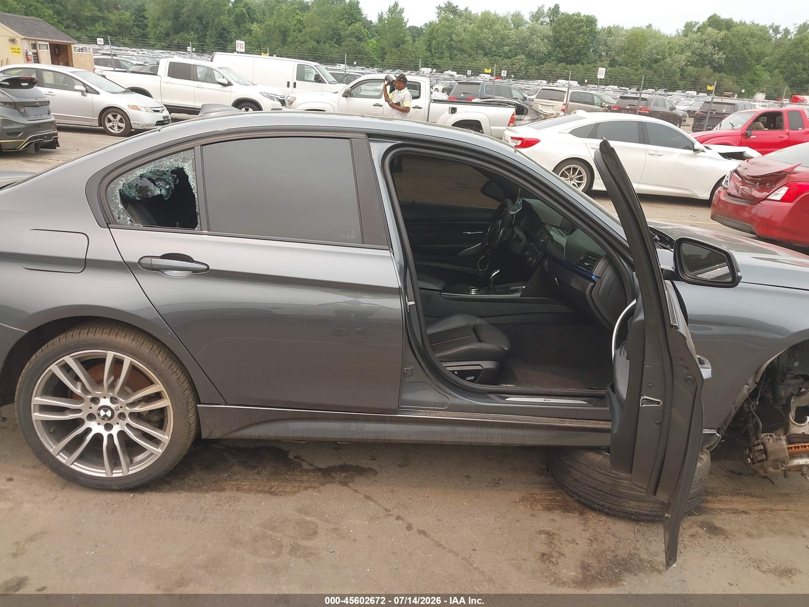 2015 Bmw 335i Xdrive Серый vin: WBA3B9G59FNR93410