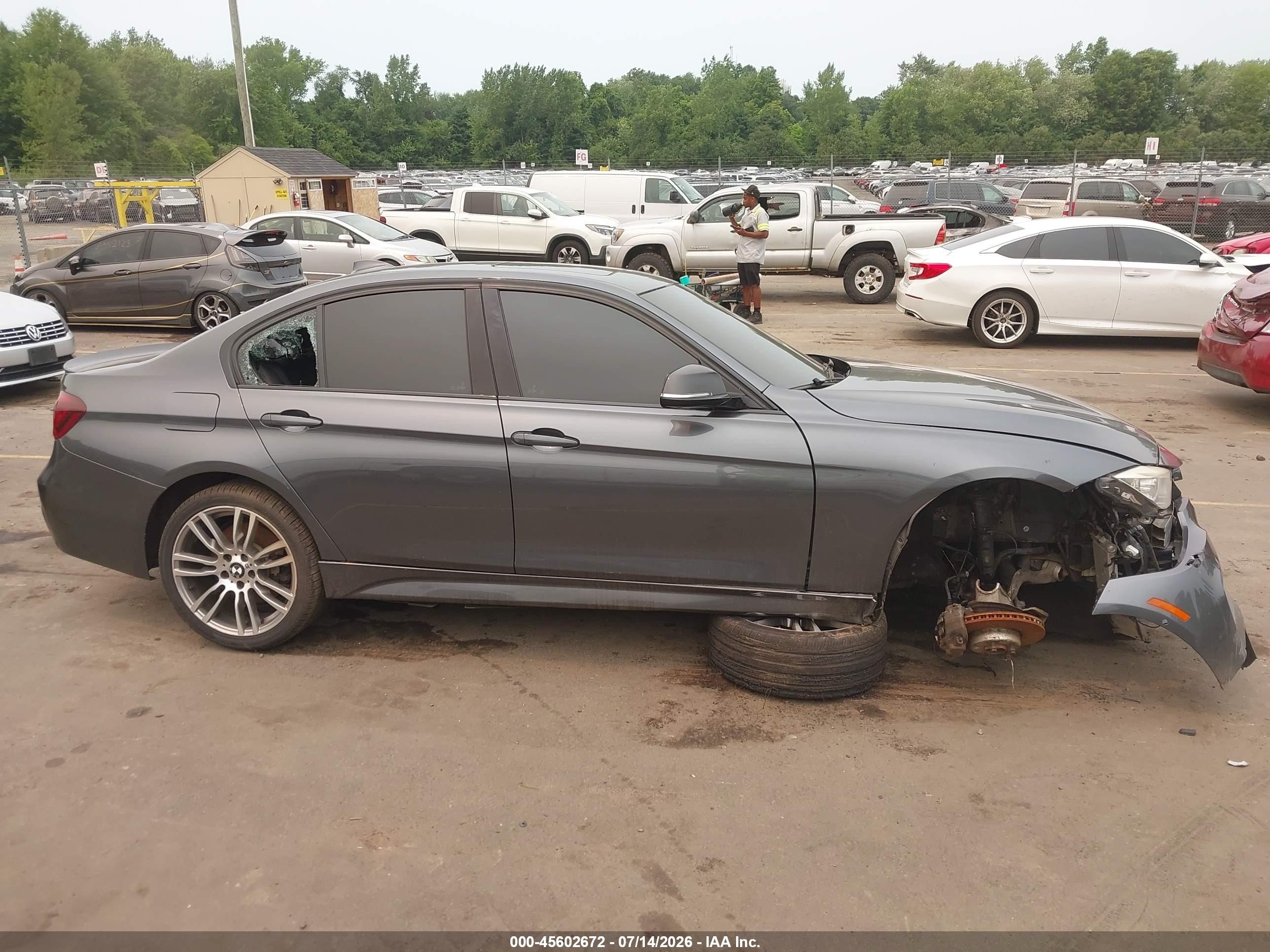 2015 Bmw 335i Xdrive Серый vin: WBA3B9G59FNR93410