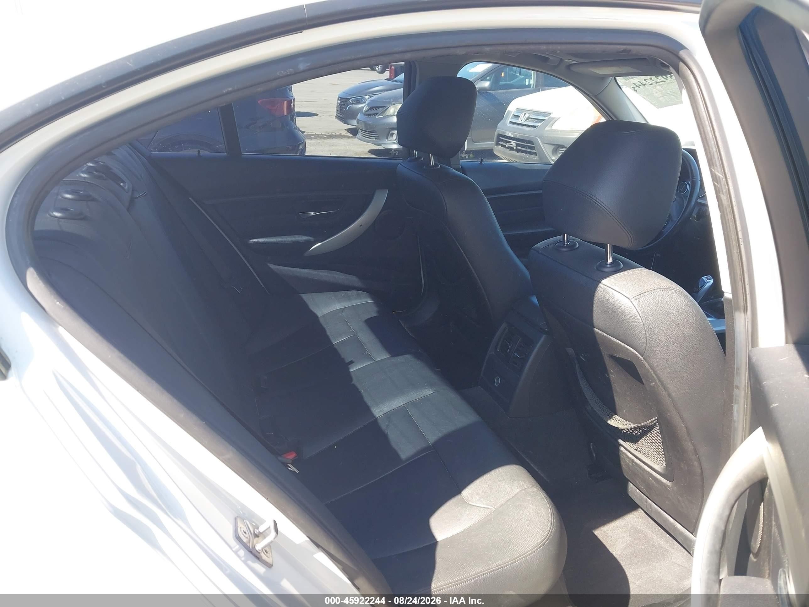 2013 Bmw 328i   White vin: WBA3C1C51DF441136