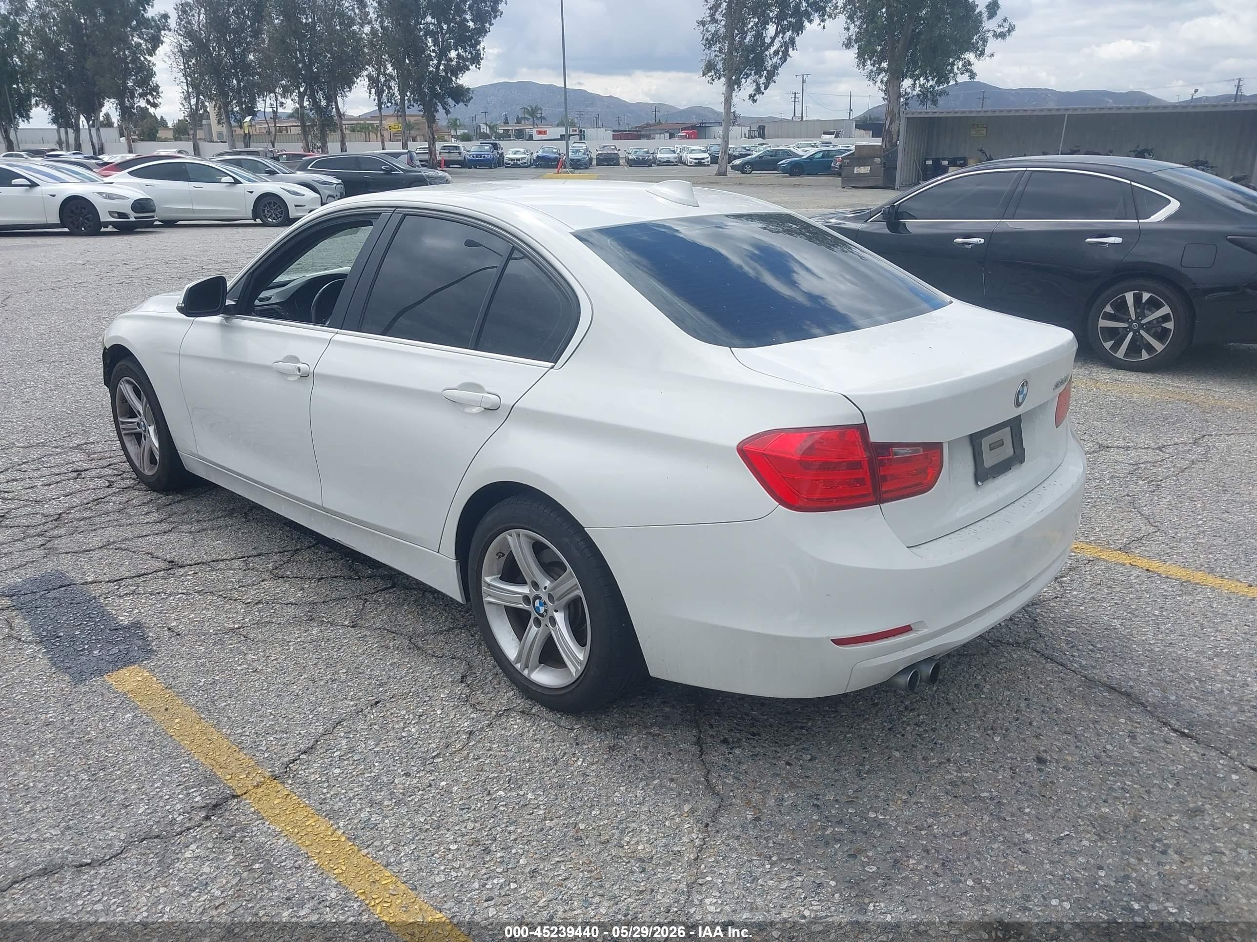2015 Bmw 328i   White vin: WBA3C1C52FK117882