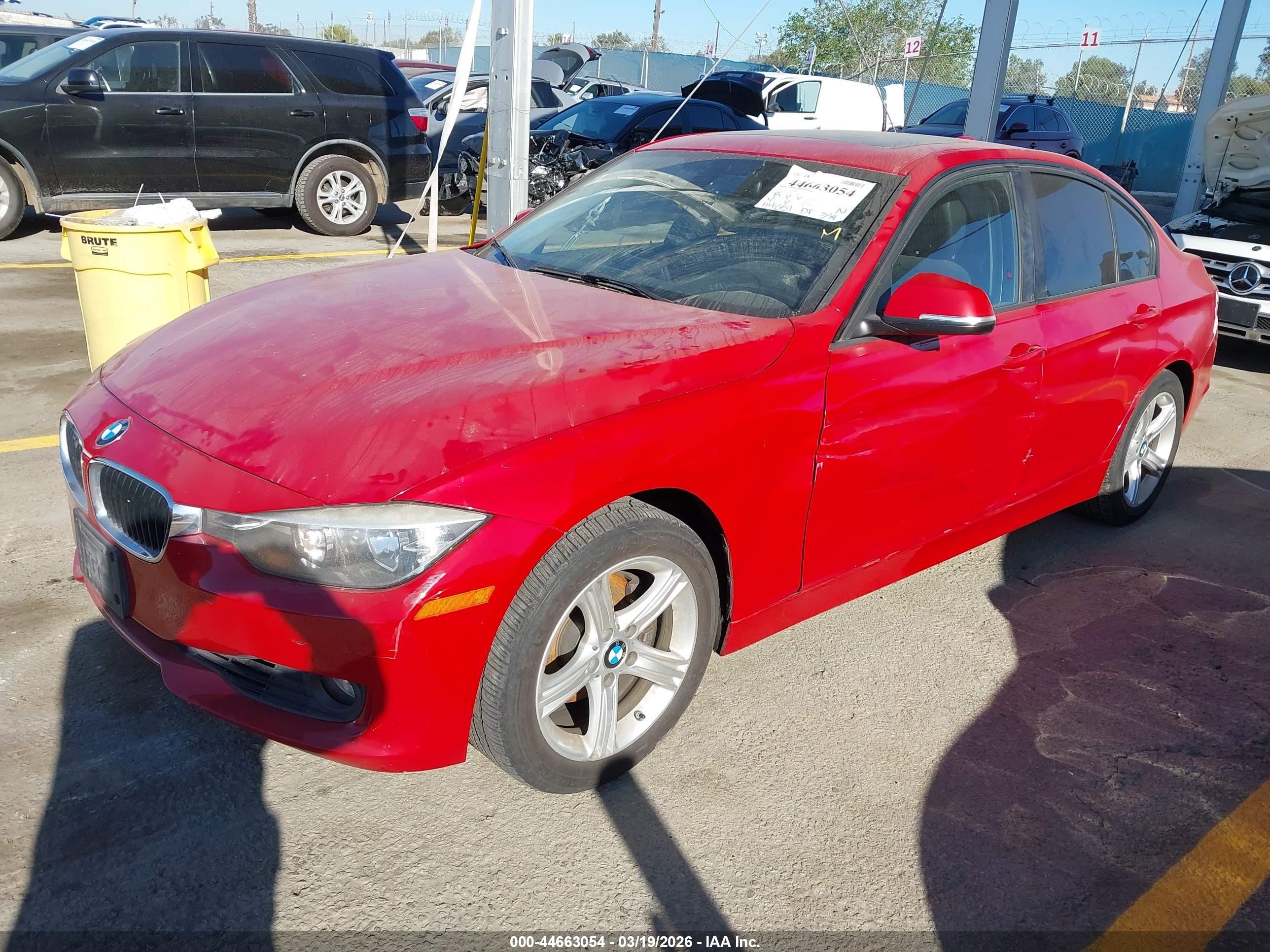 2014 Bmw 328i Красный vin: WBA3C1C54EK109569