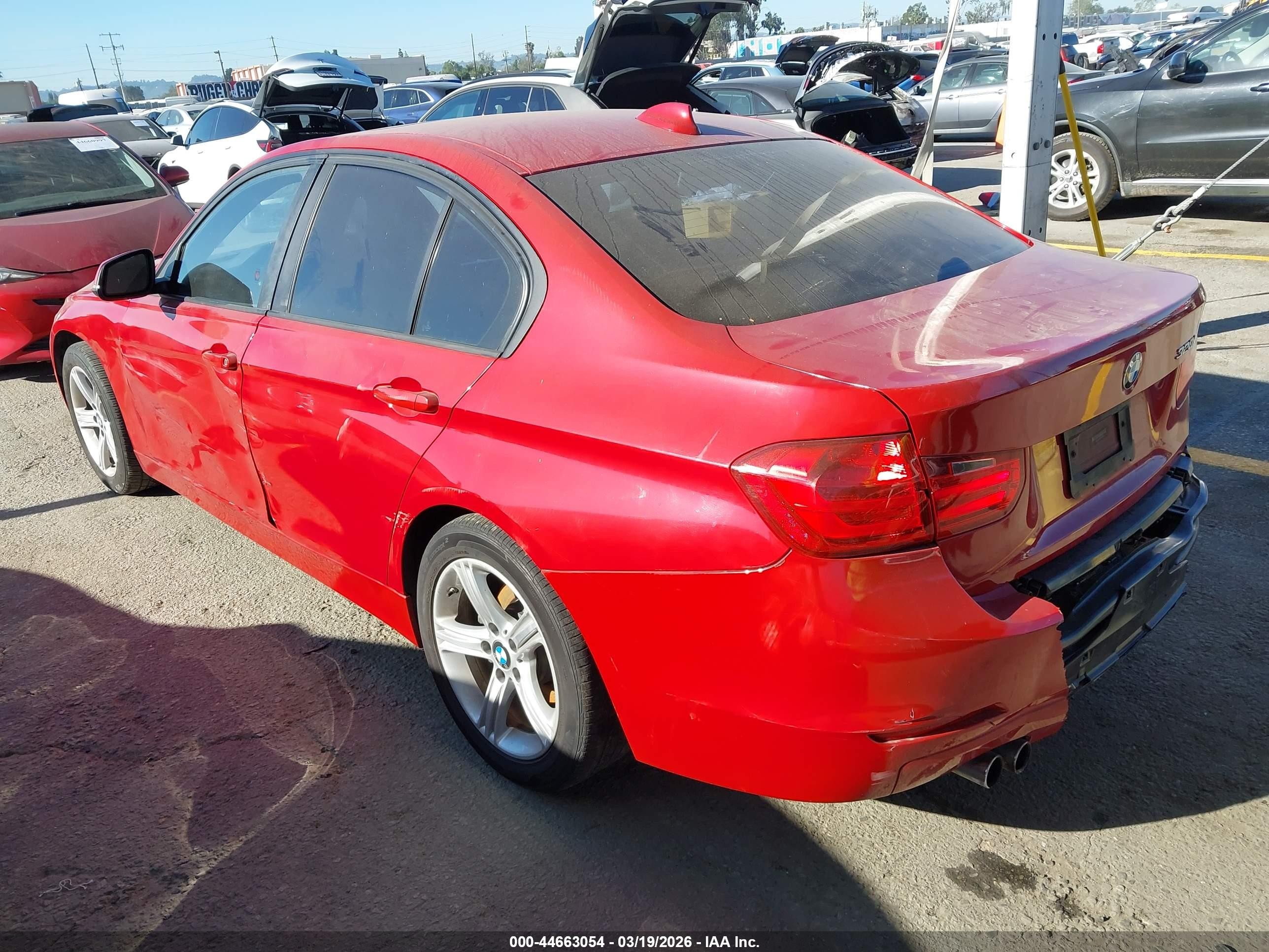 2014 Bmw 328i Красный vin: WBA3C1C54EK109569