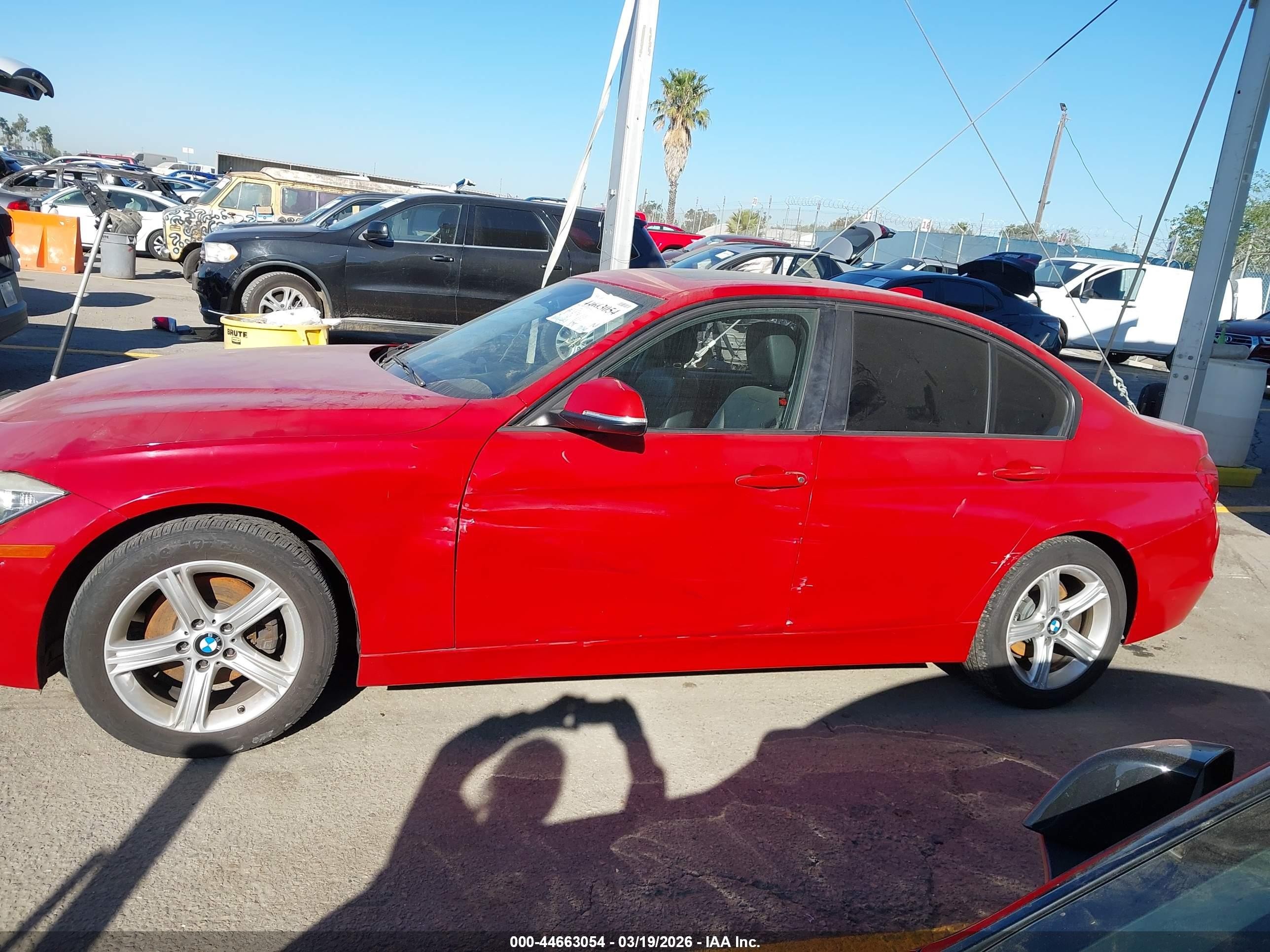 2014 Bmw 328i Красный vin: WBA3C1C54EK109569