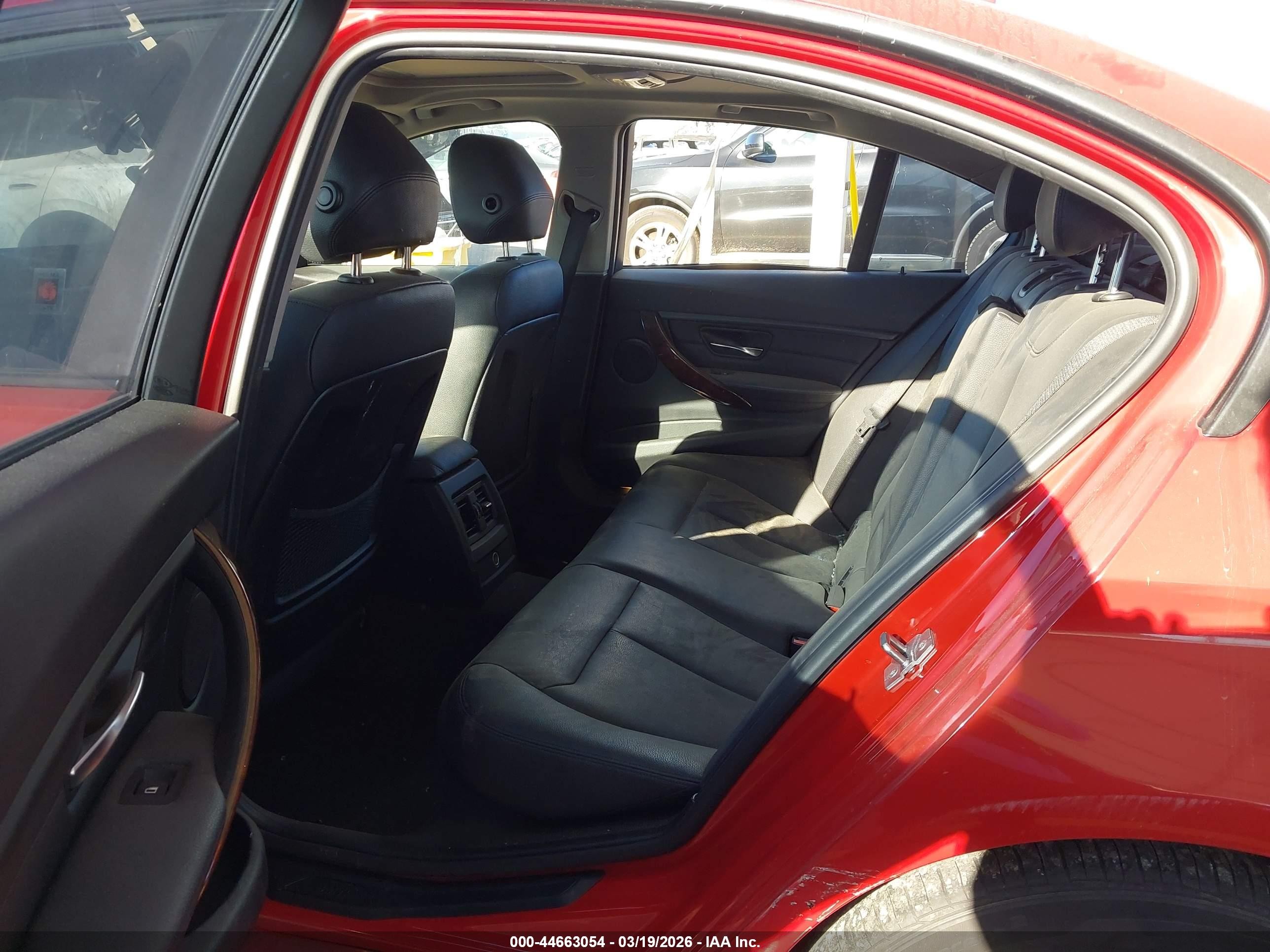 2014 Bmw 328i Красный vin: WBA3C1C54EK109569