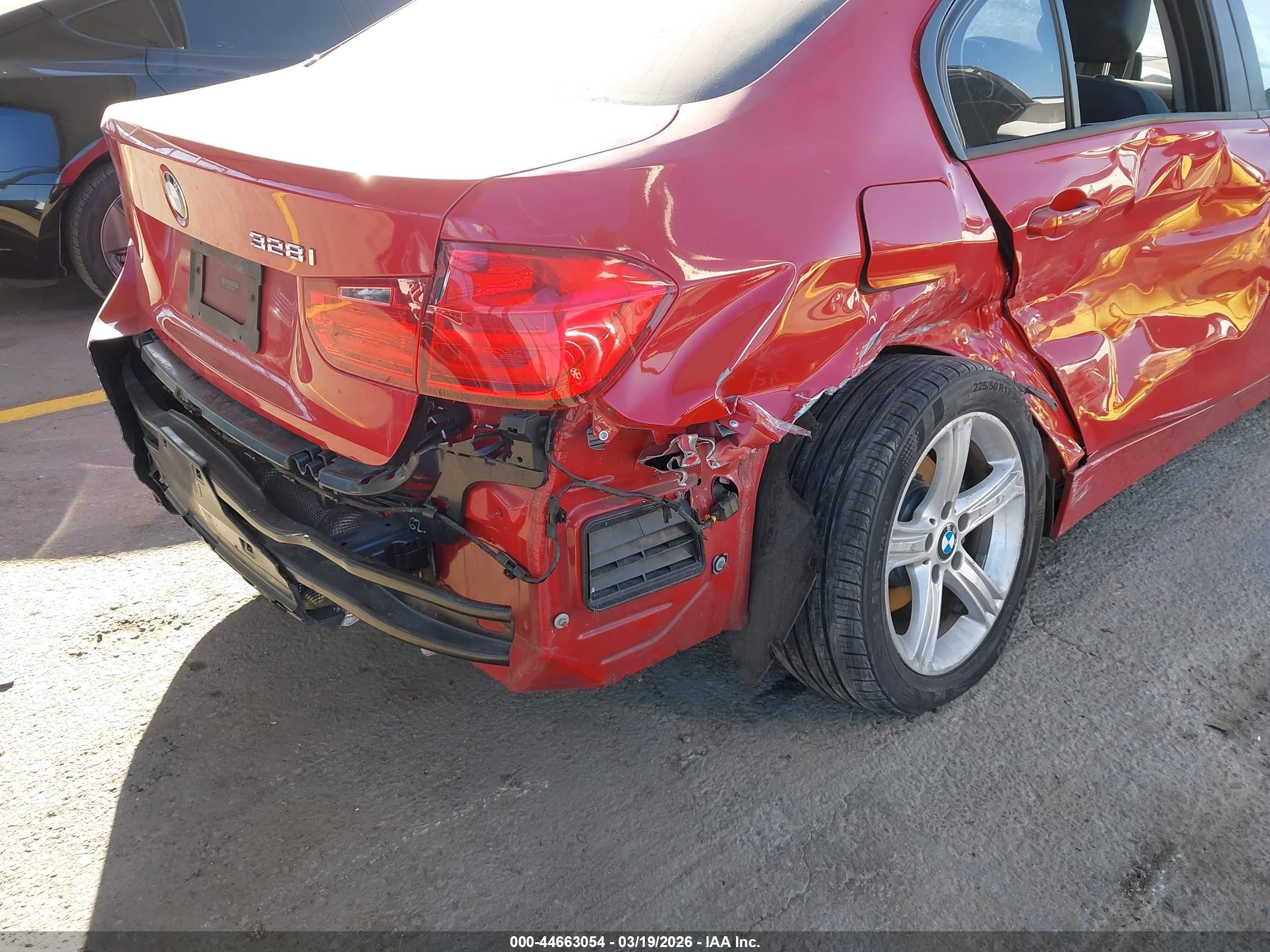 2014 Bmw 328i Красный vin: WBA3C1C54EK109569
