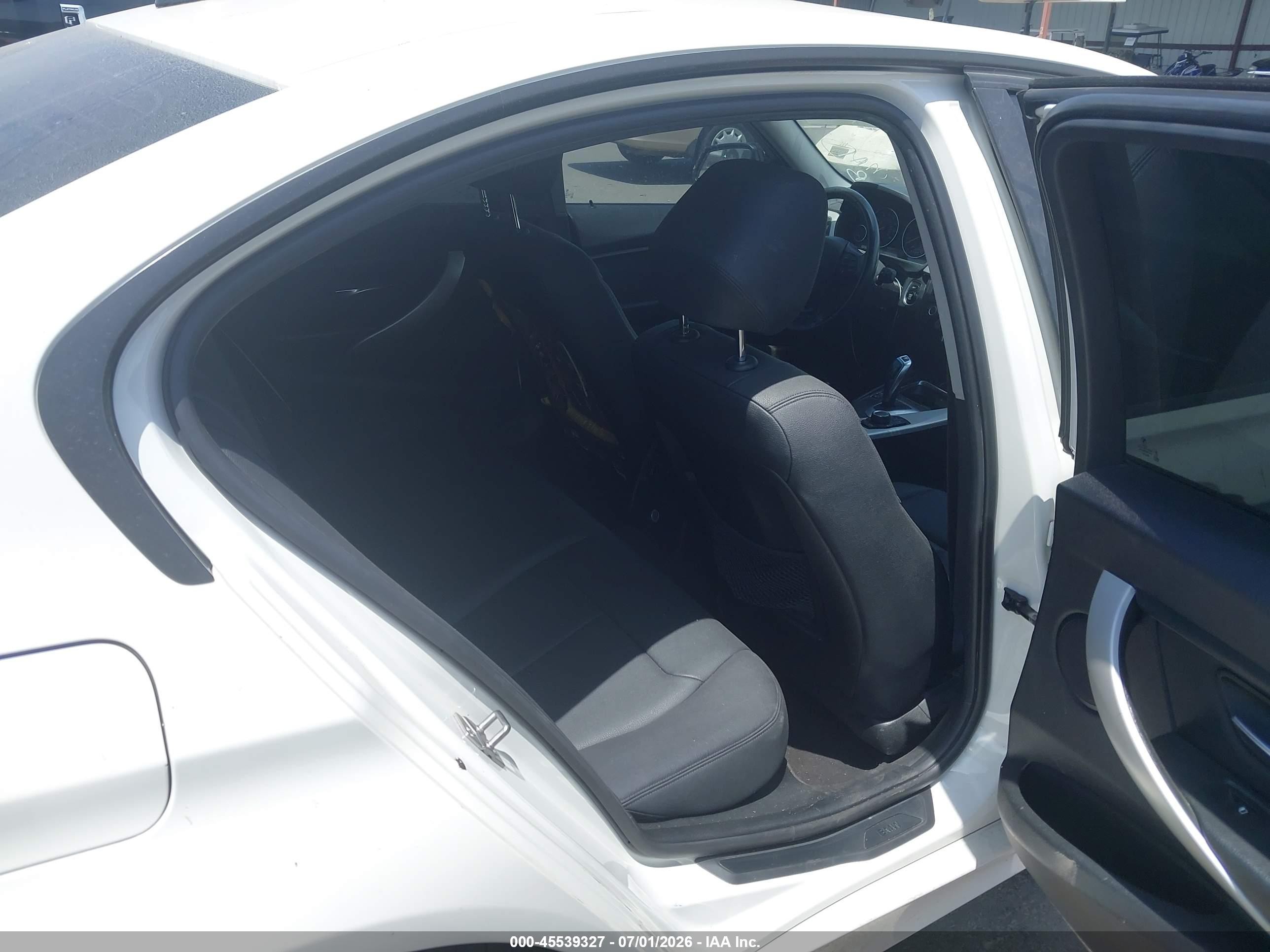 2013 Bmw 328i   Белый vin: WBA3C1C57DF440489