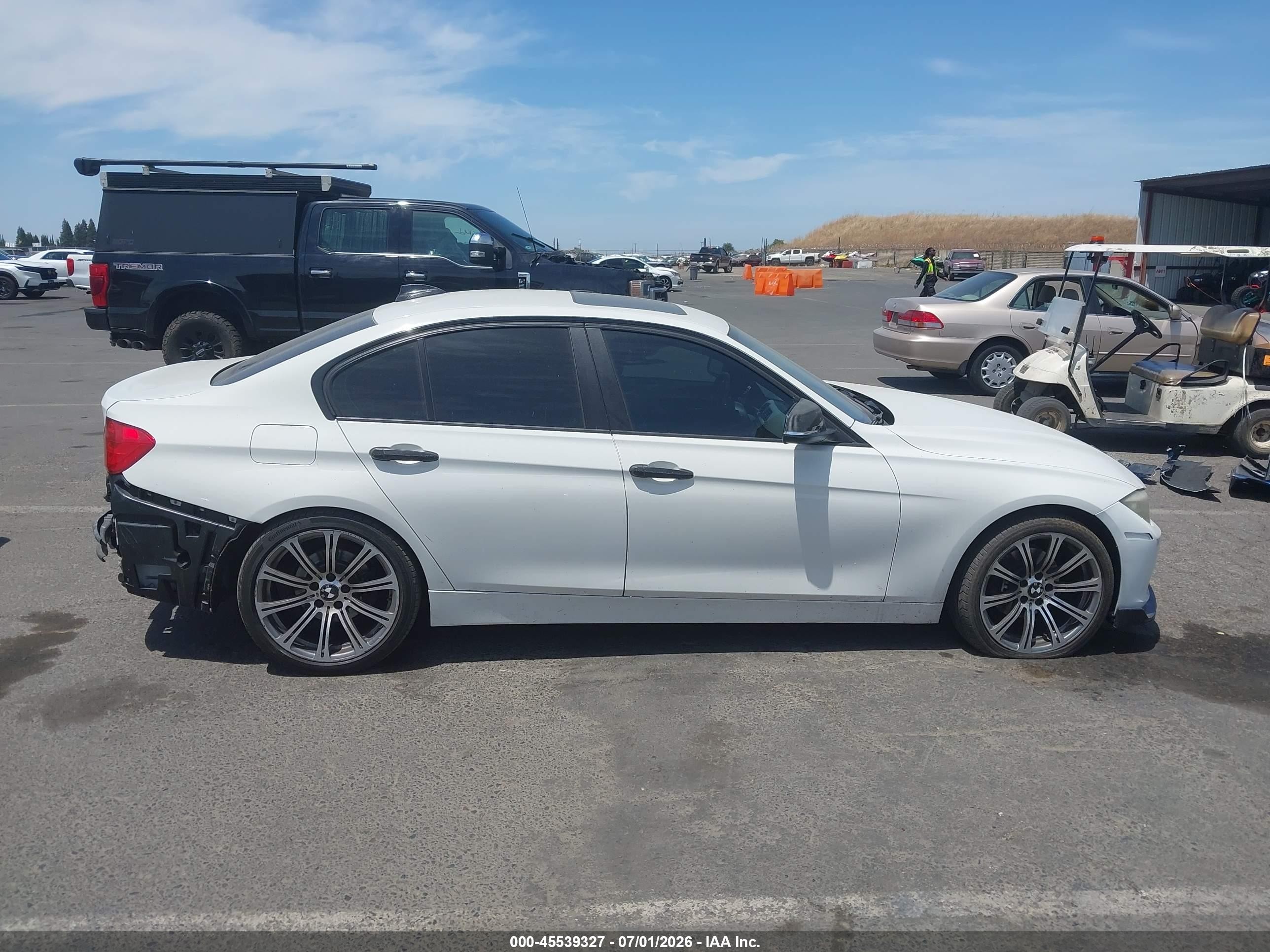 2013 Bmw 328i   Белый vin: WBA3C1C57DF440489